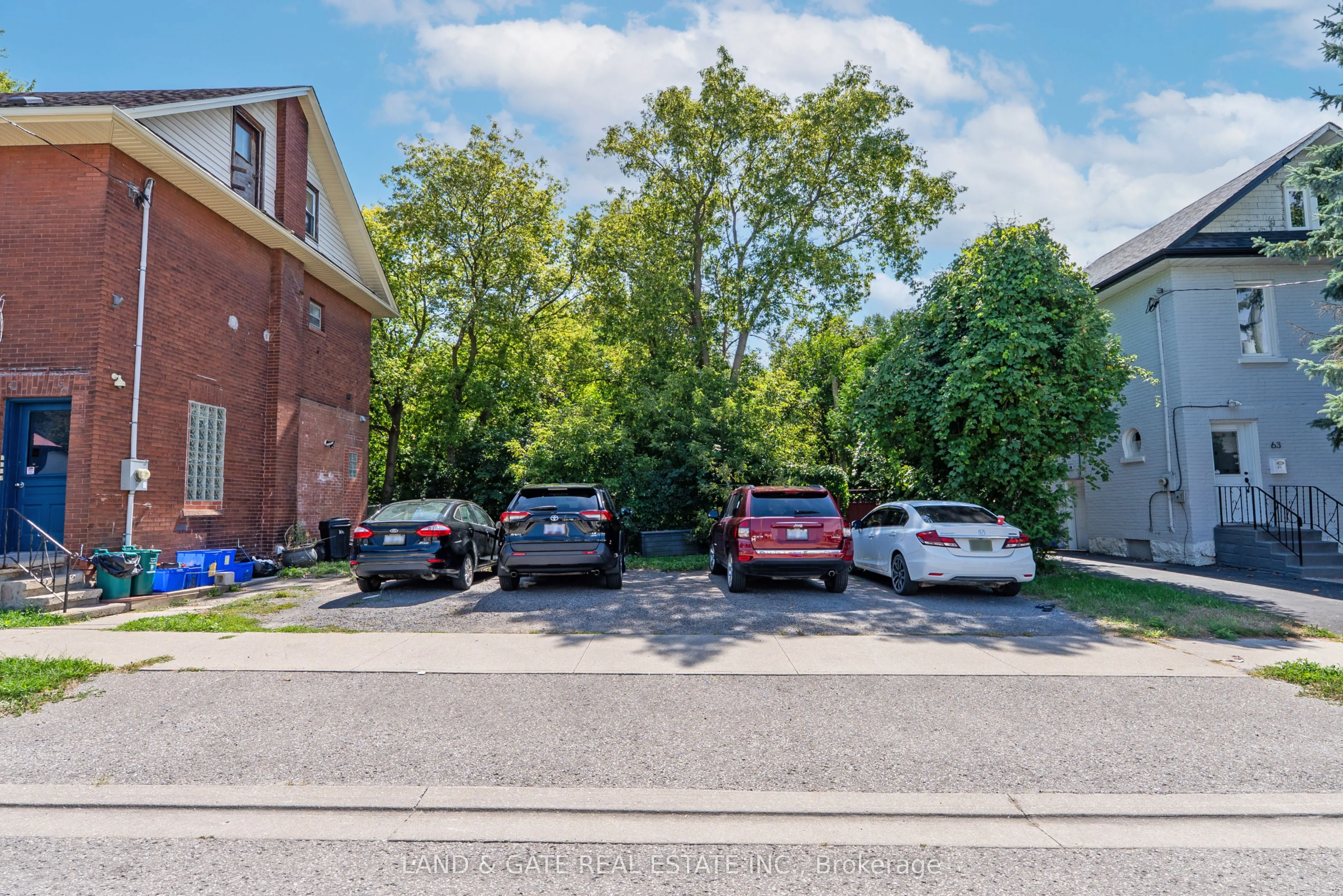394 Centre Street S