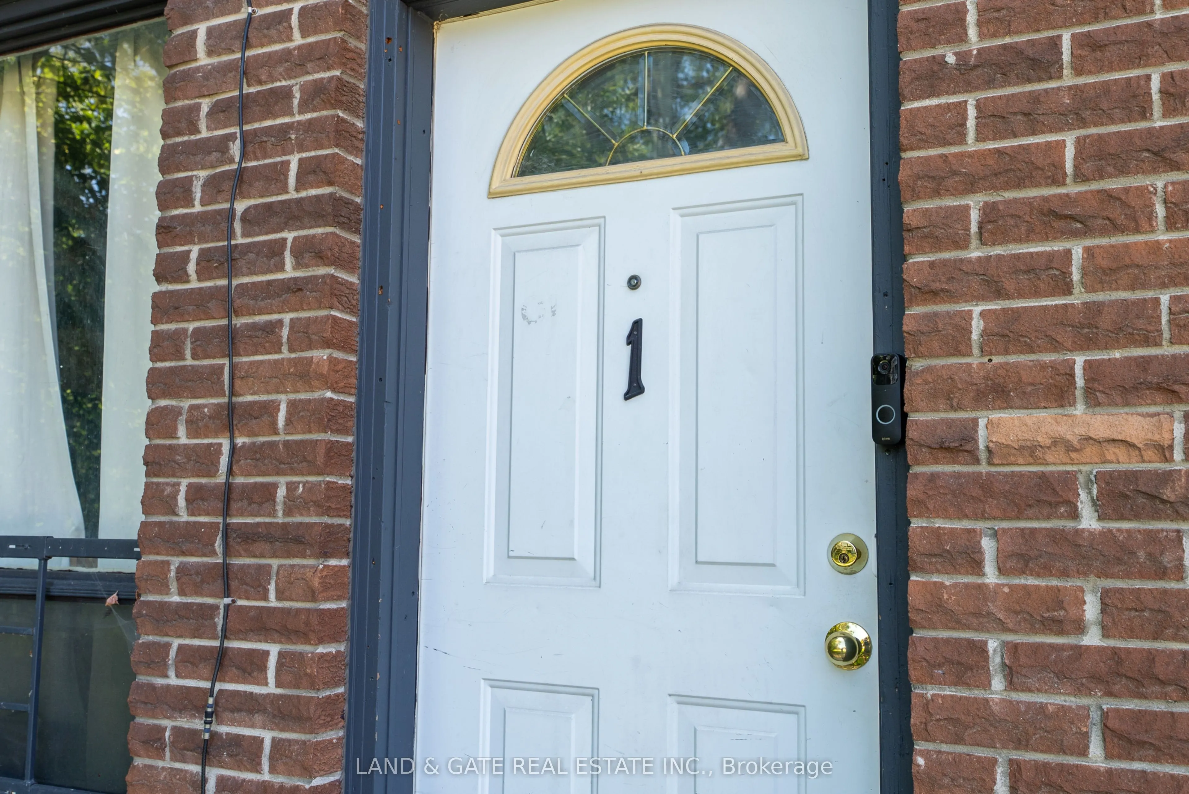 394 Centre Street S