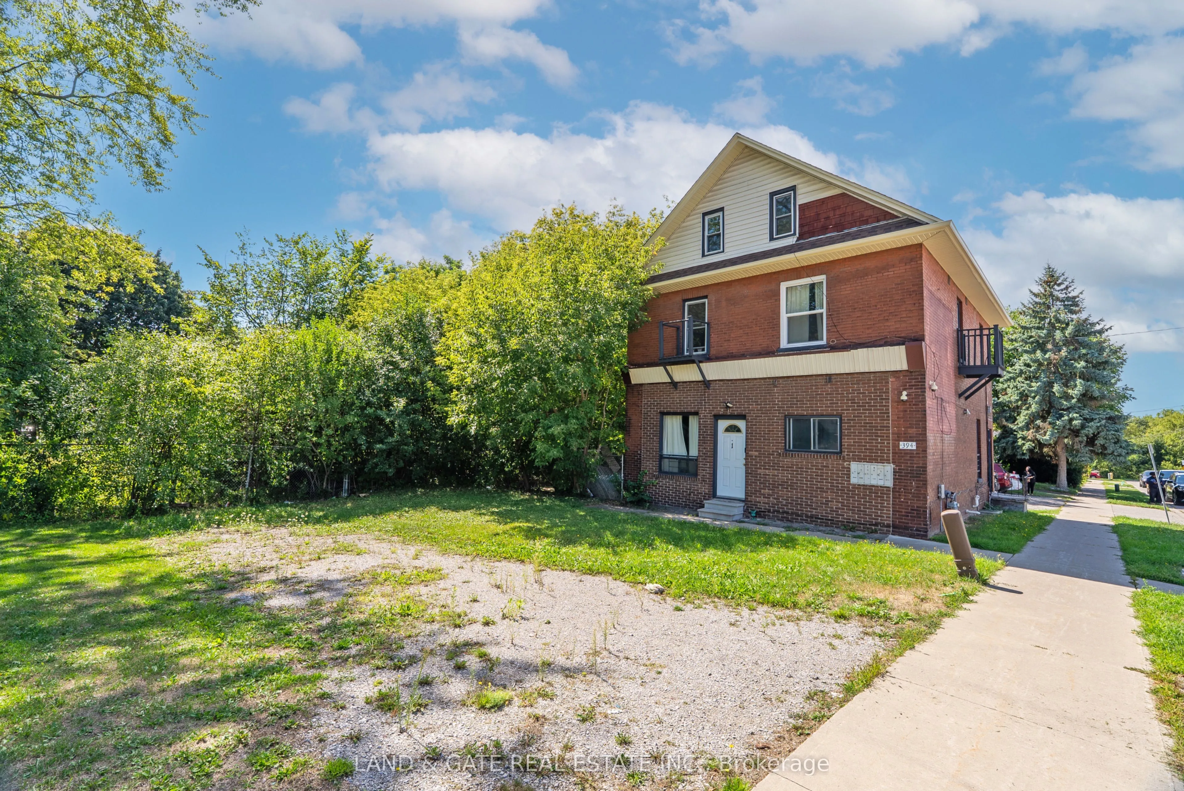 394 Centre Street S