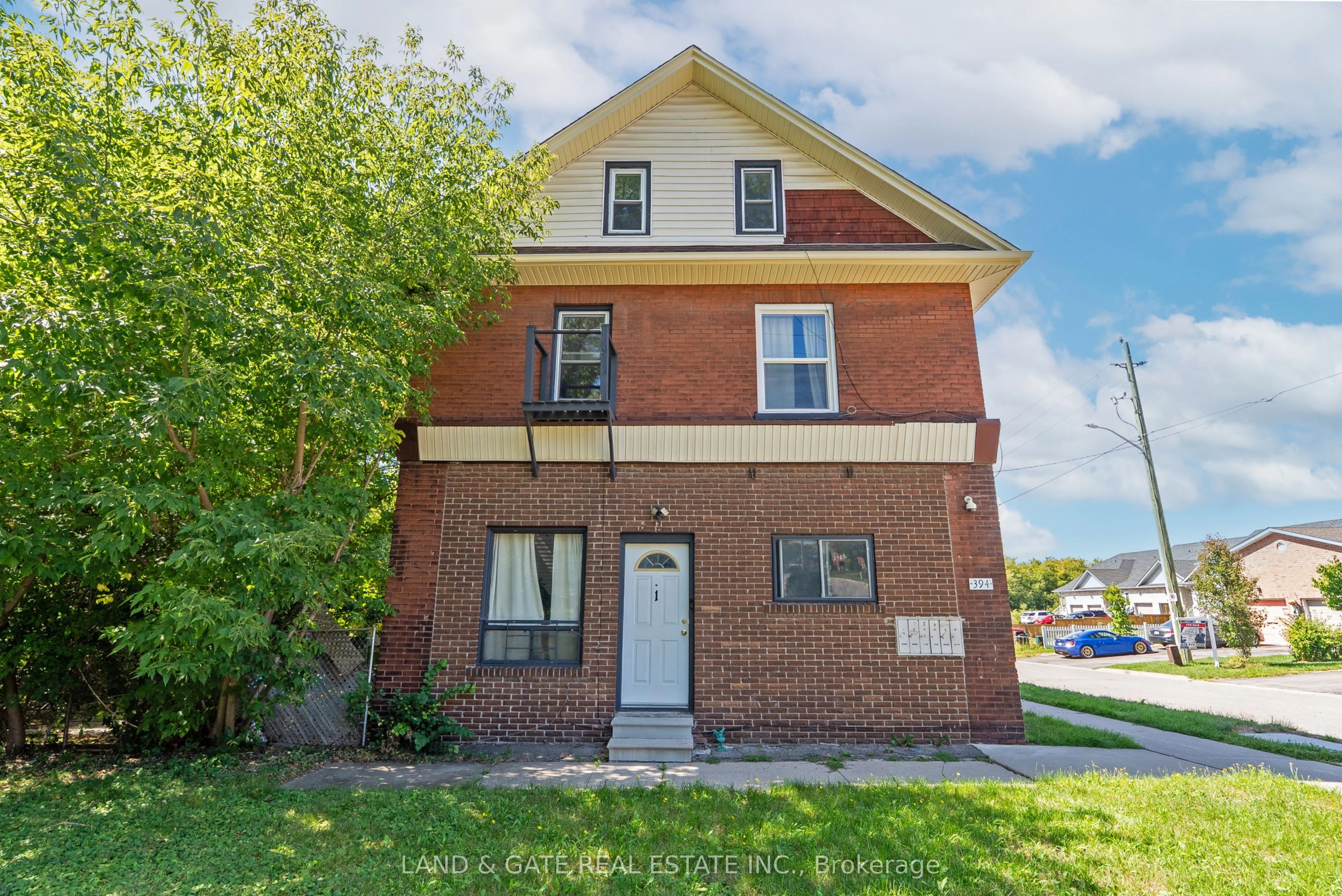 394 Centre Street S