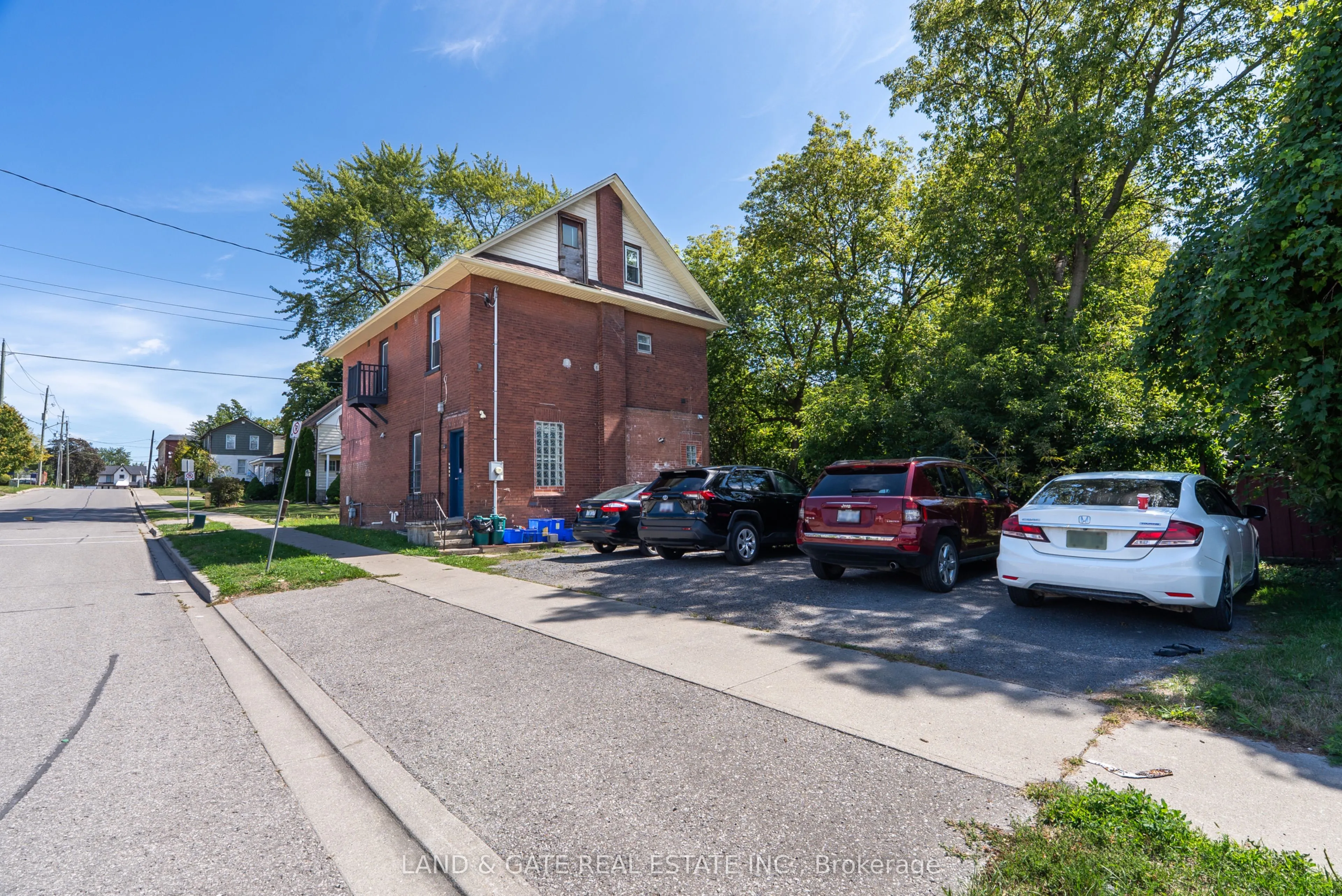 394 Centre Street S