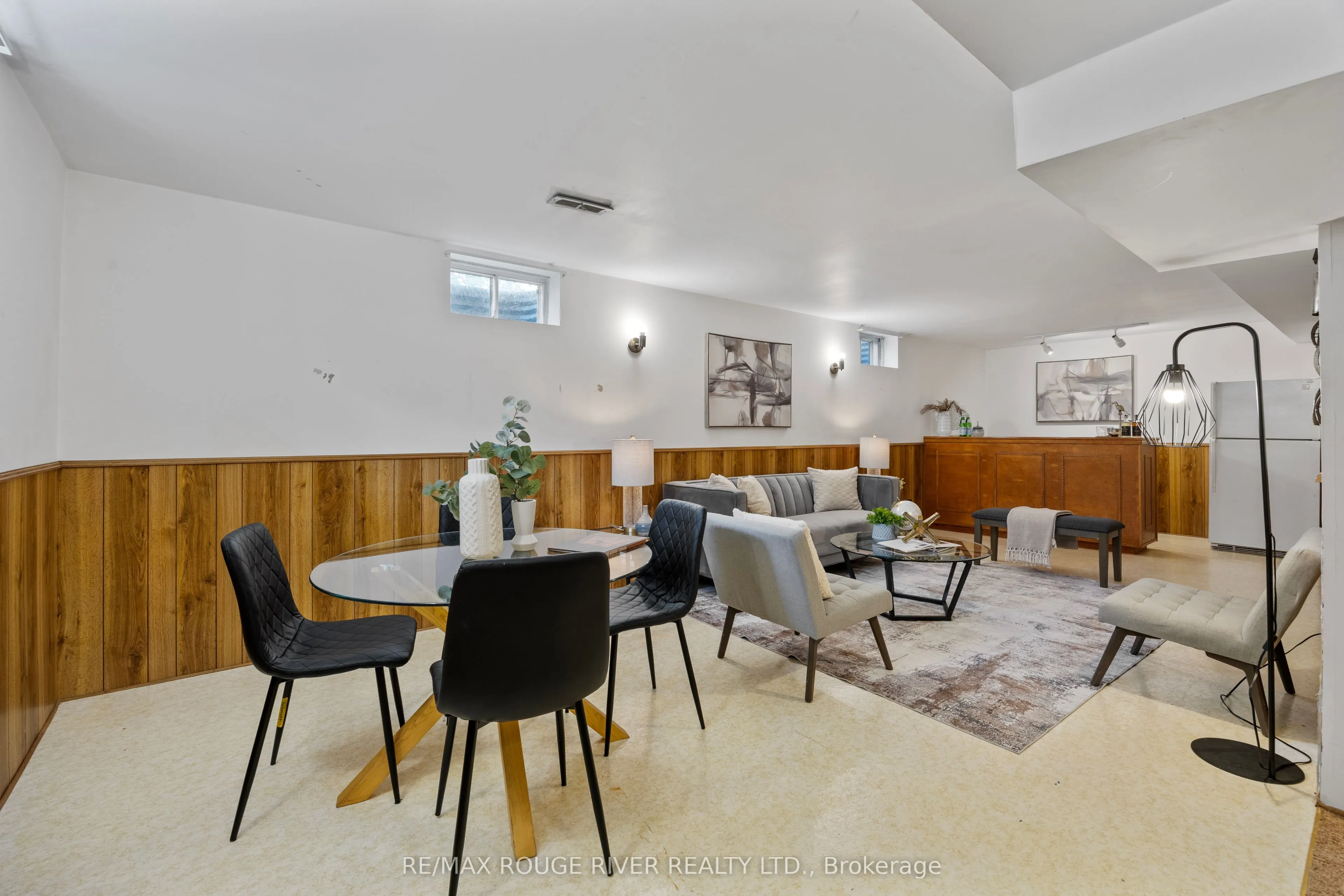 12 Woodlawn Court