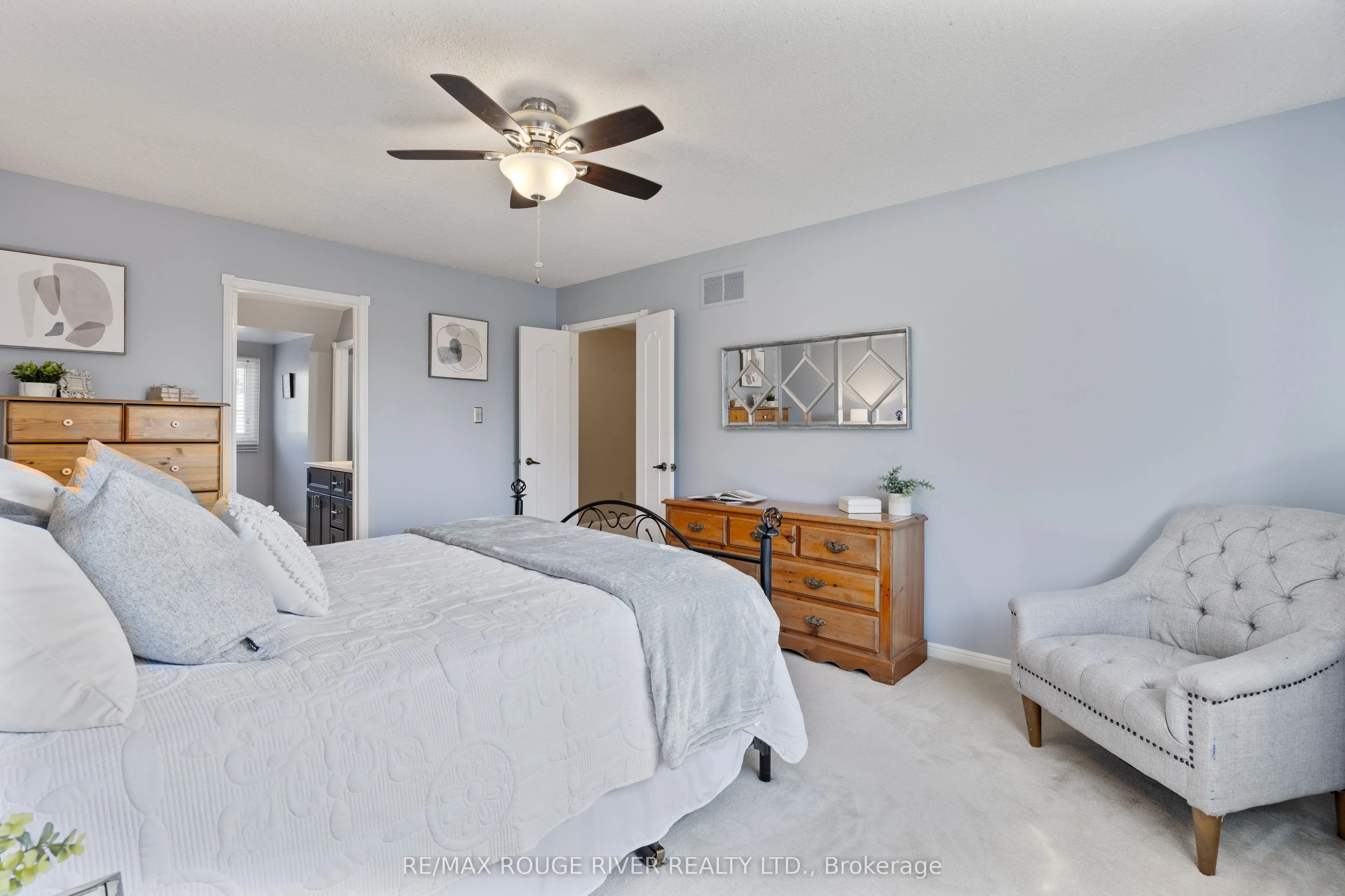 12 Woodlawn Court