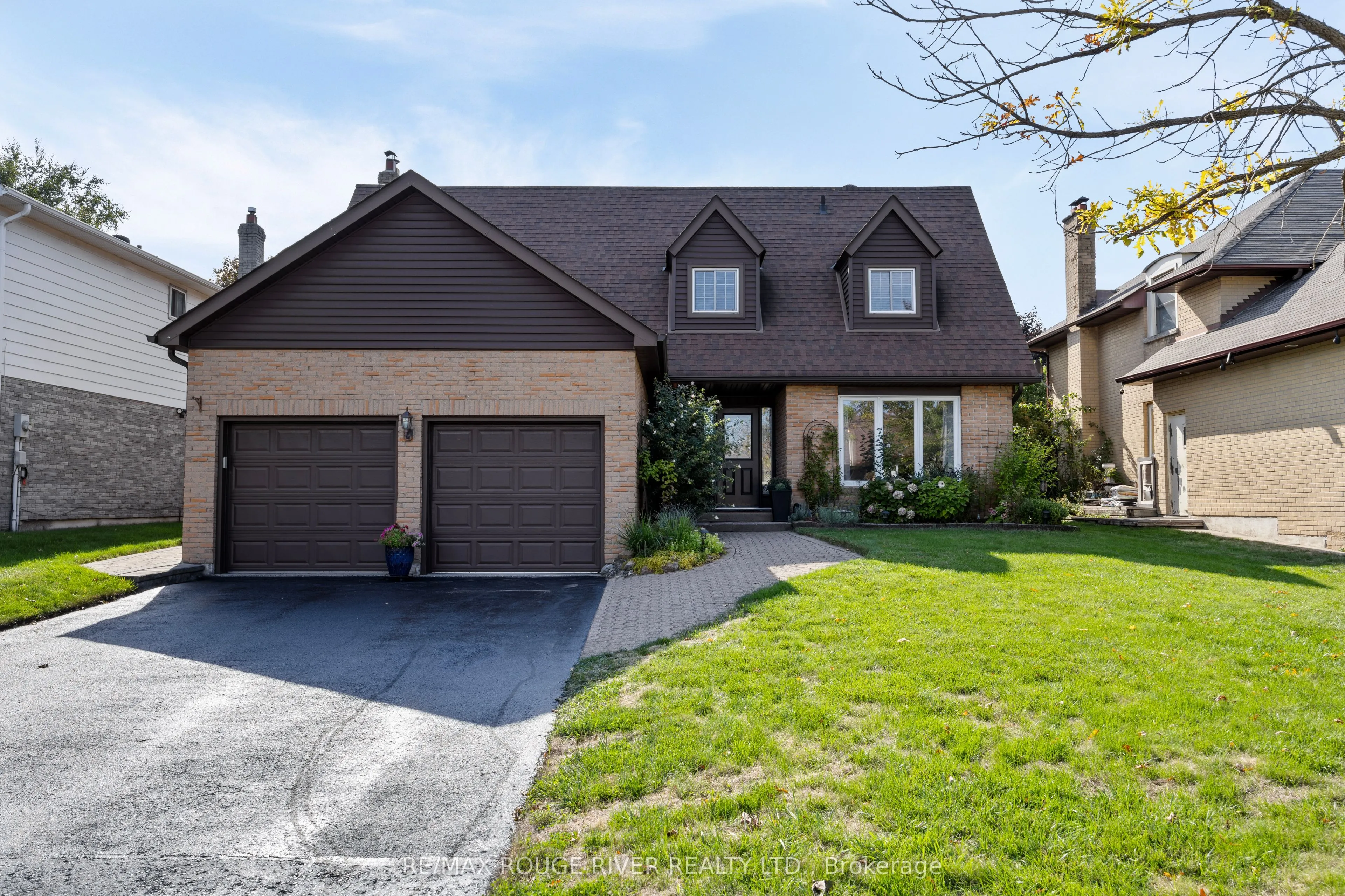 12 Woodlawn Court
