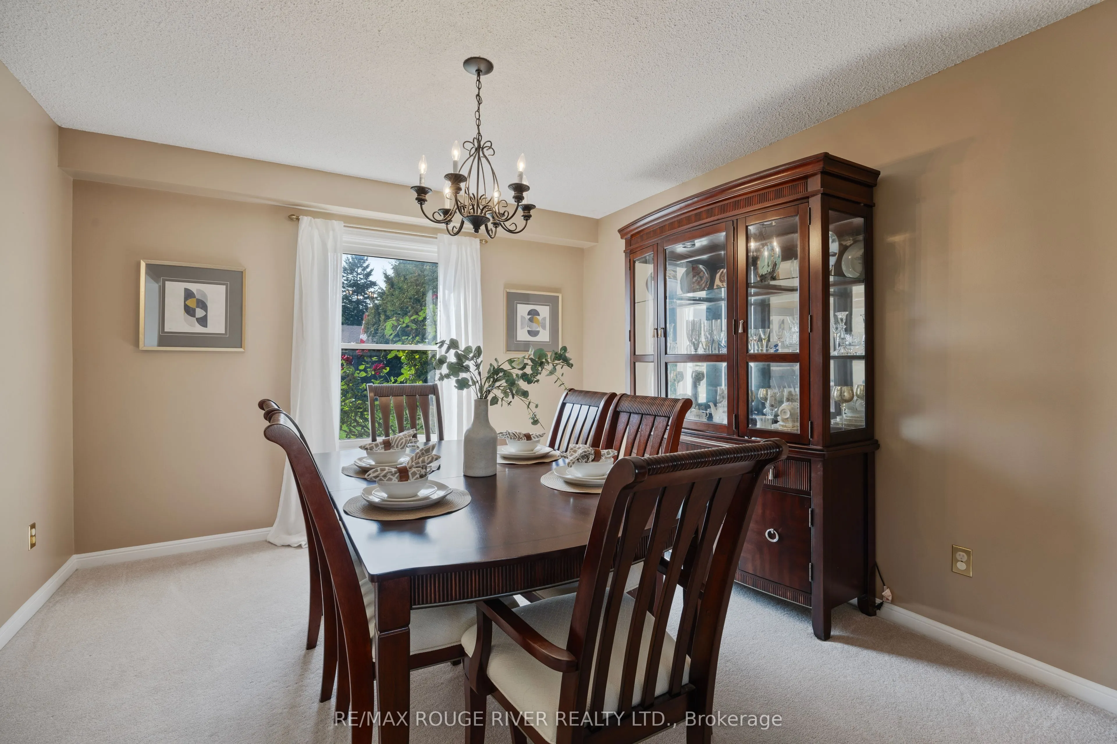12 Woodlawn Court