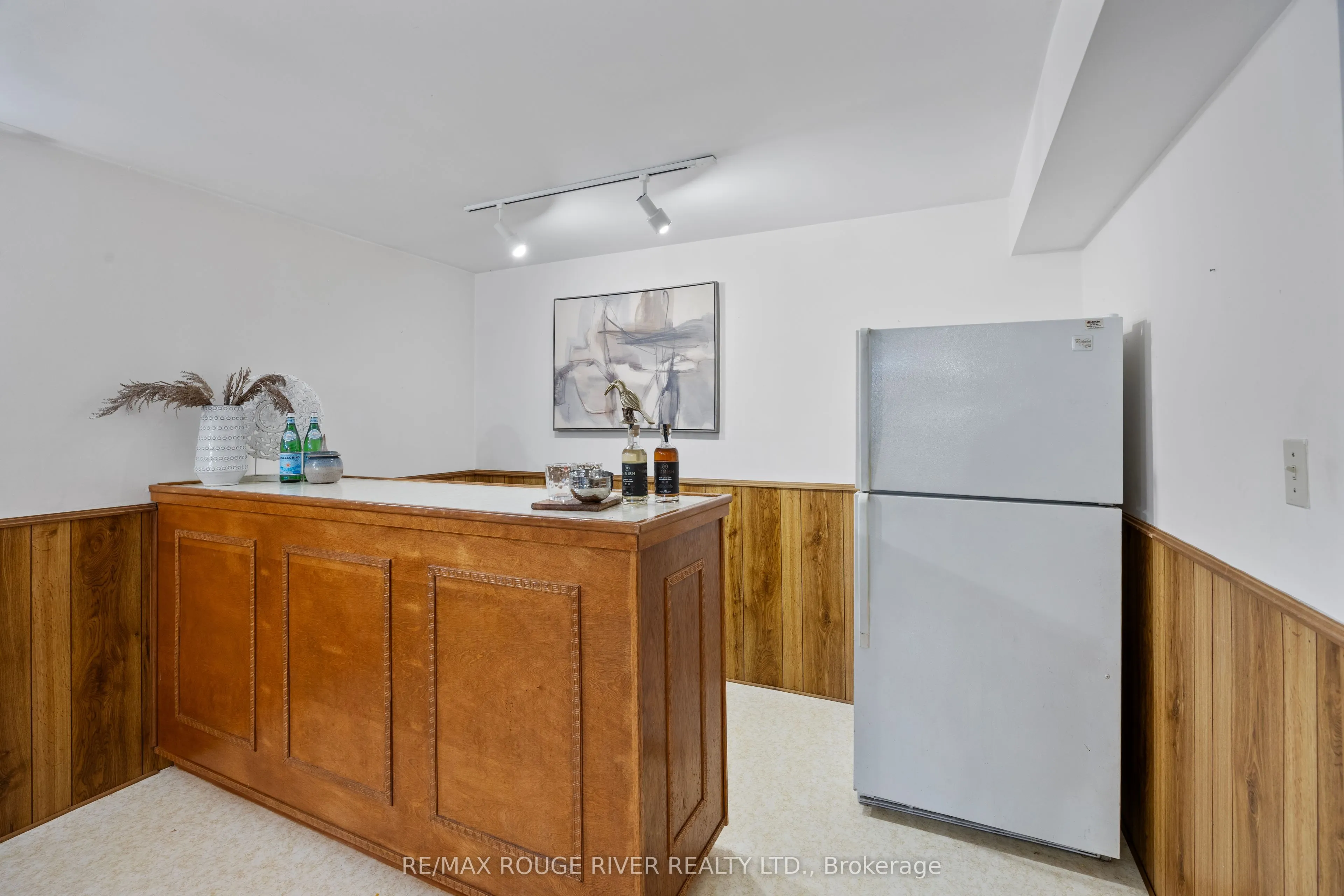 12 Woodlawn Court