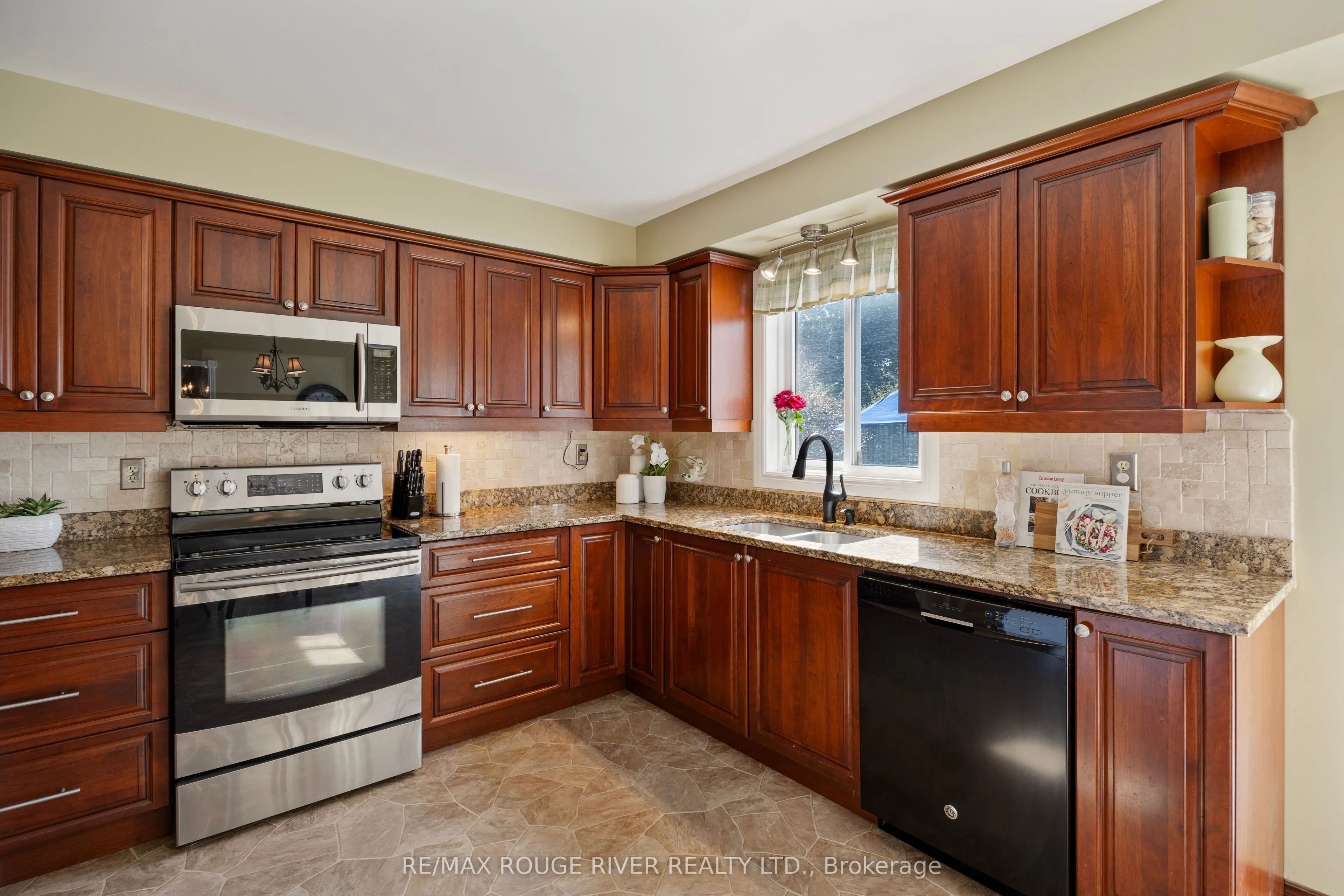 12 Woodlawn Court