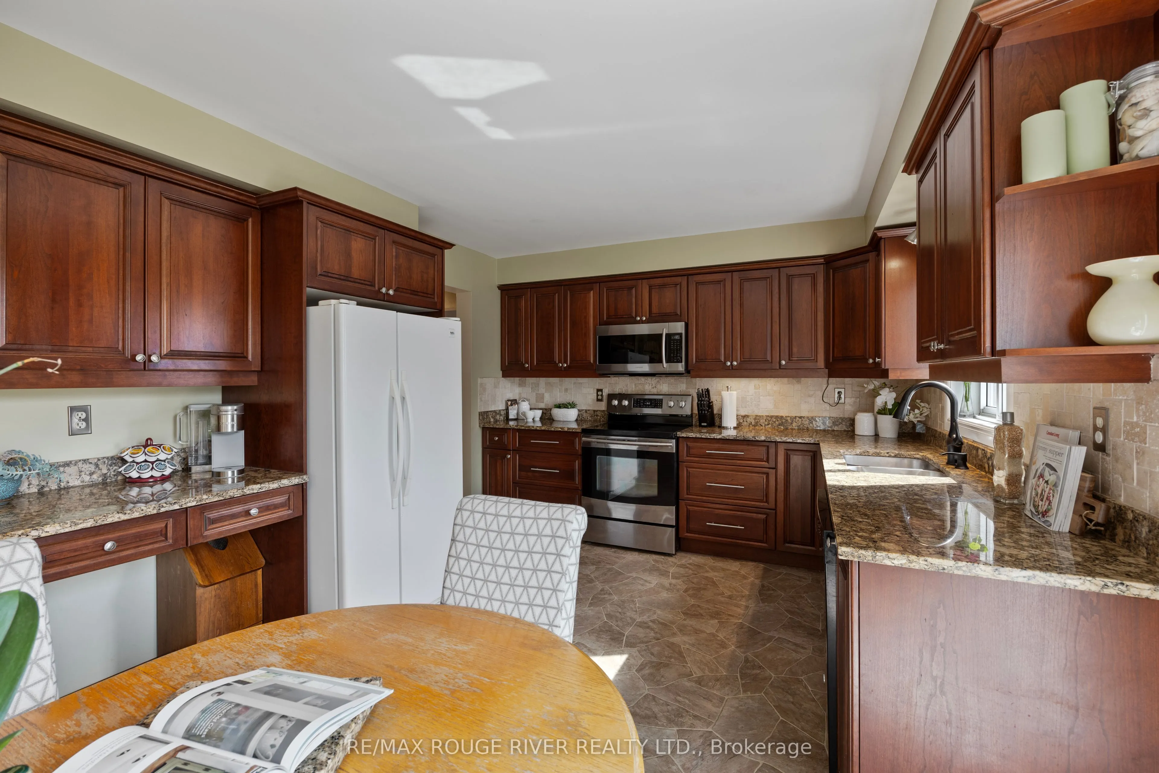 12 Woodlawn Court
