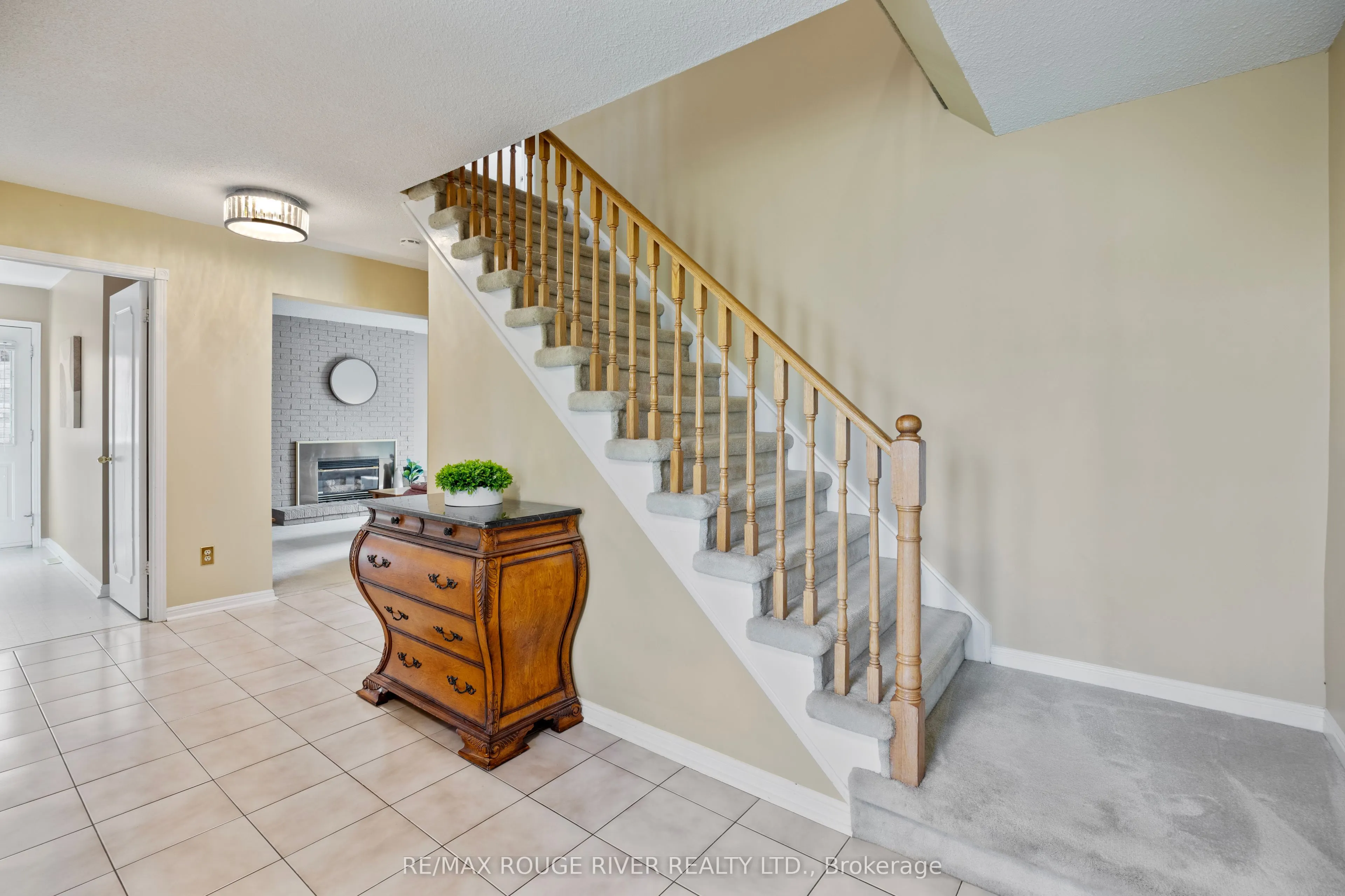 12 Woodlawn Court