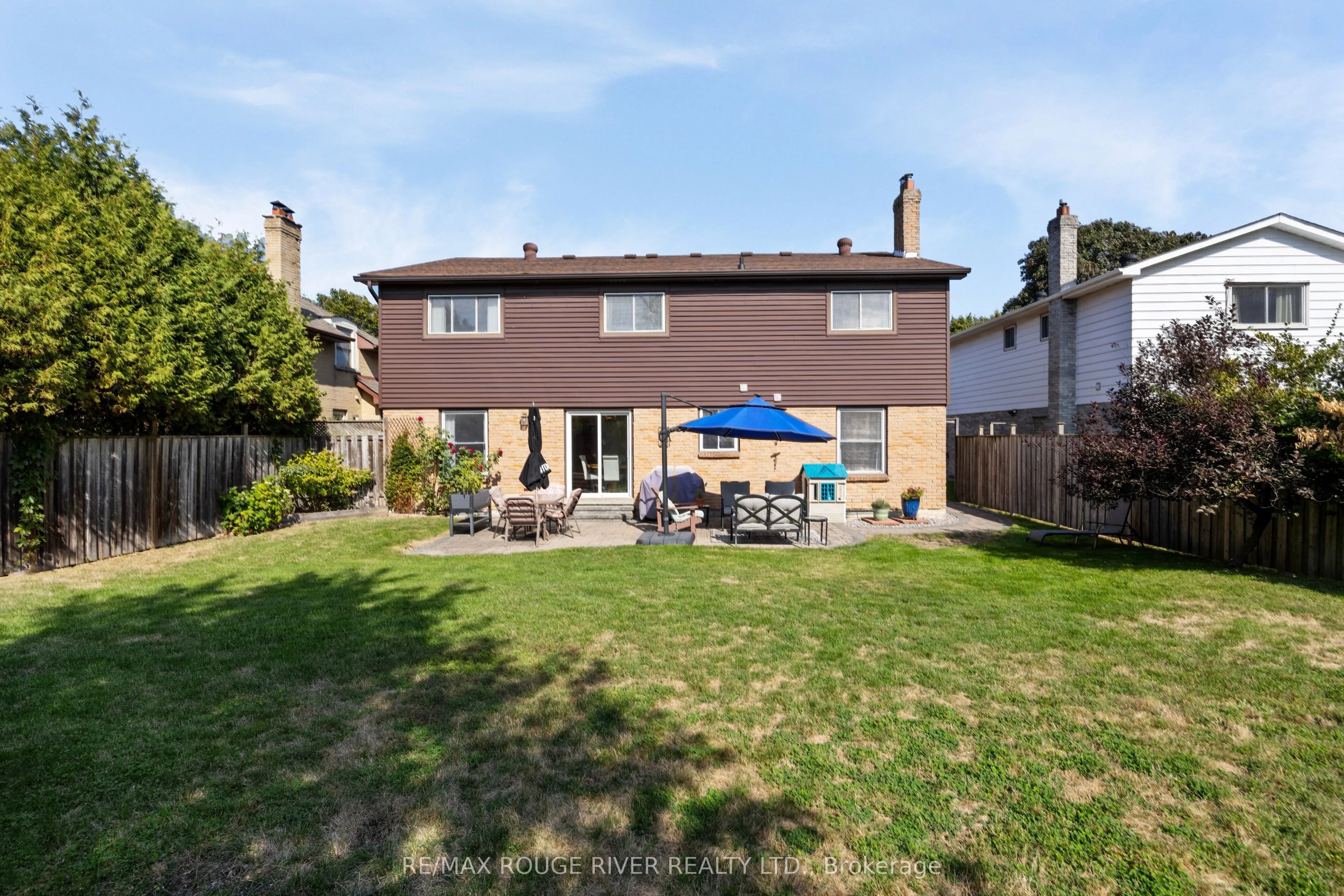 12 Woodlawn Court