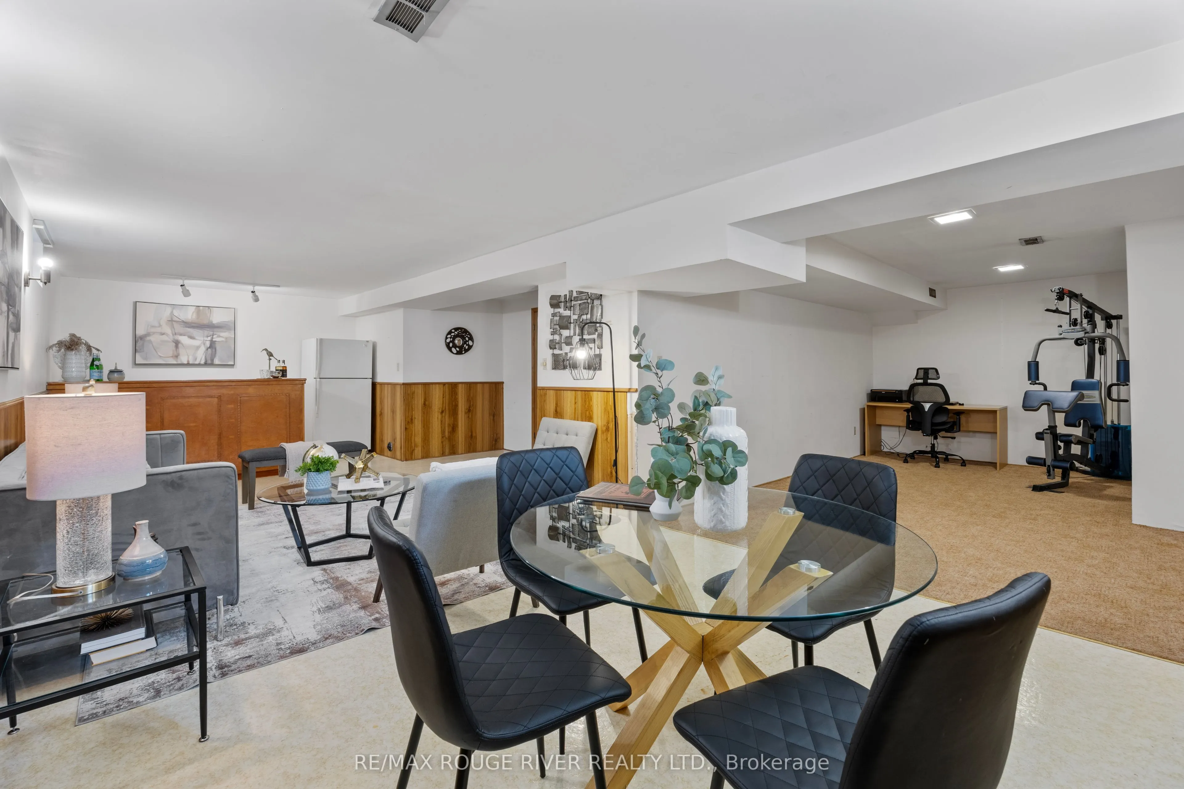 12 Woodlawn Court