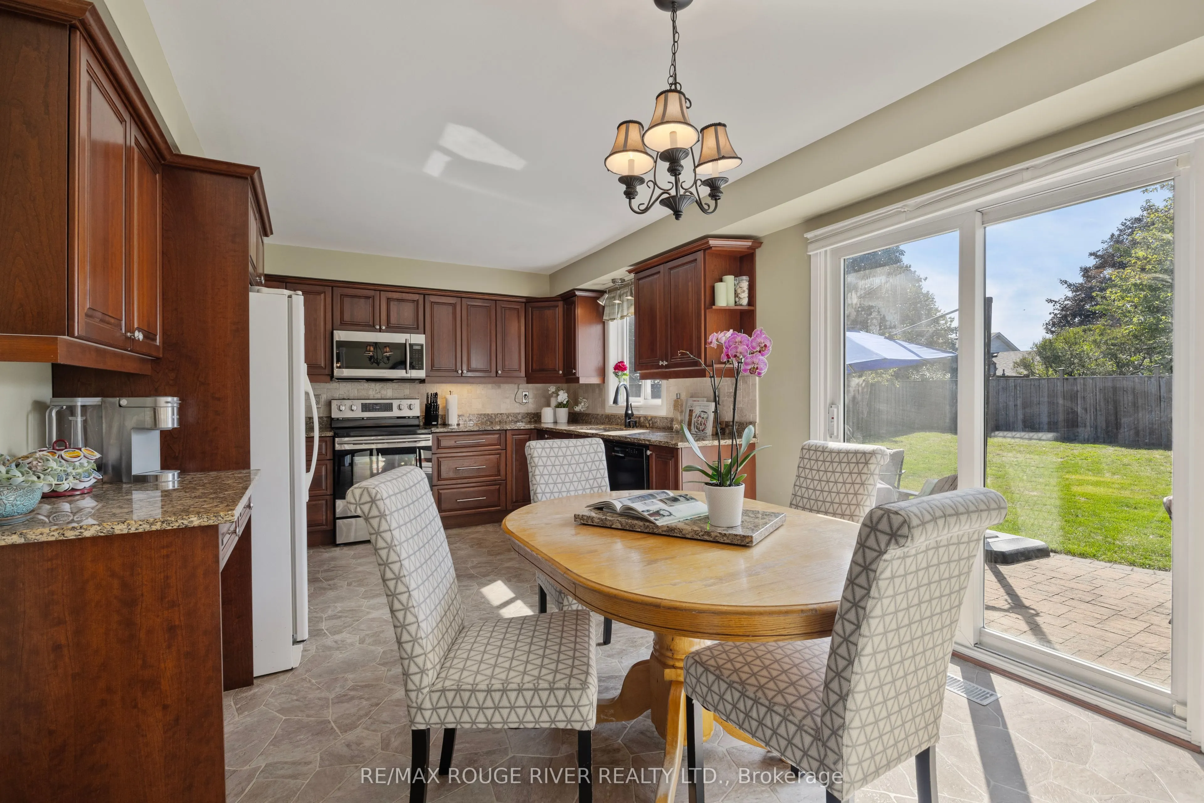 12 Woodlawn Court