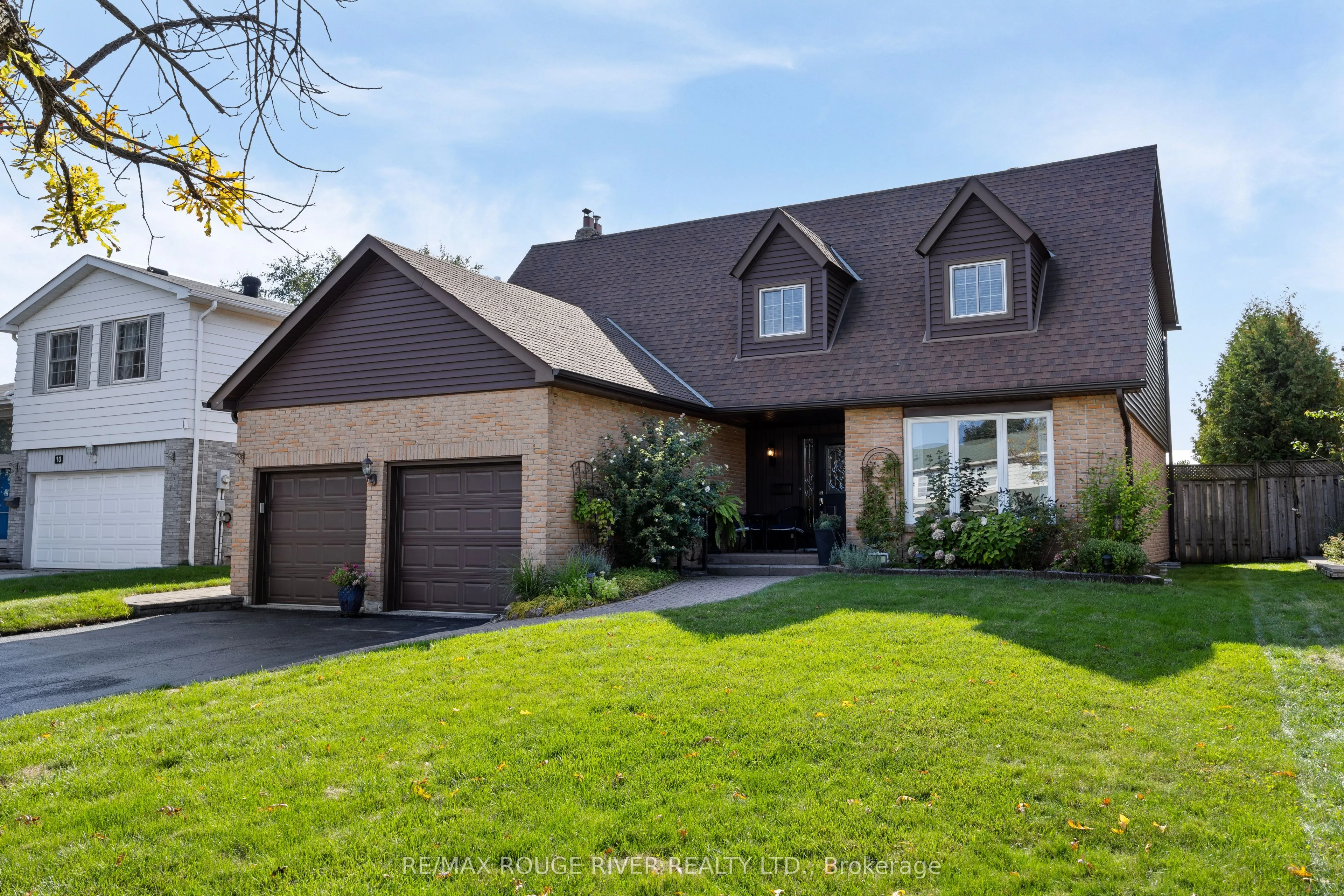 12 Woodlawn Court