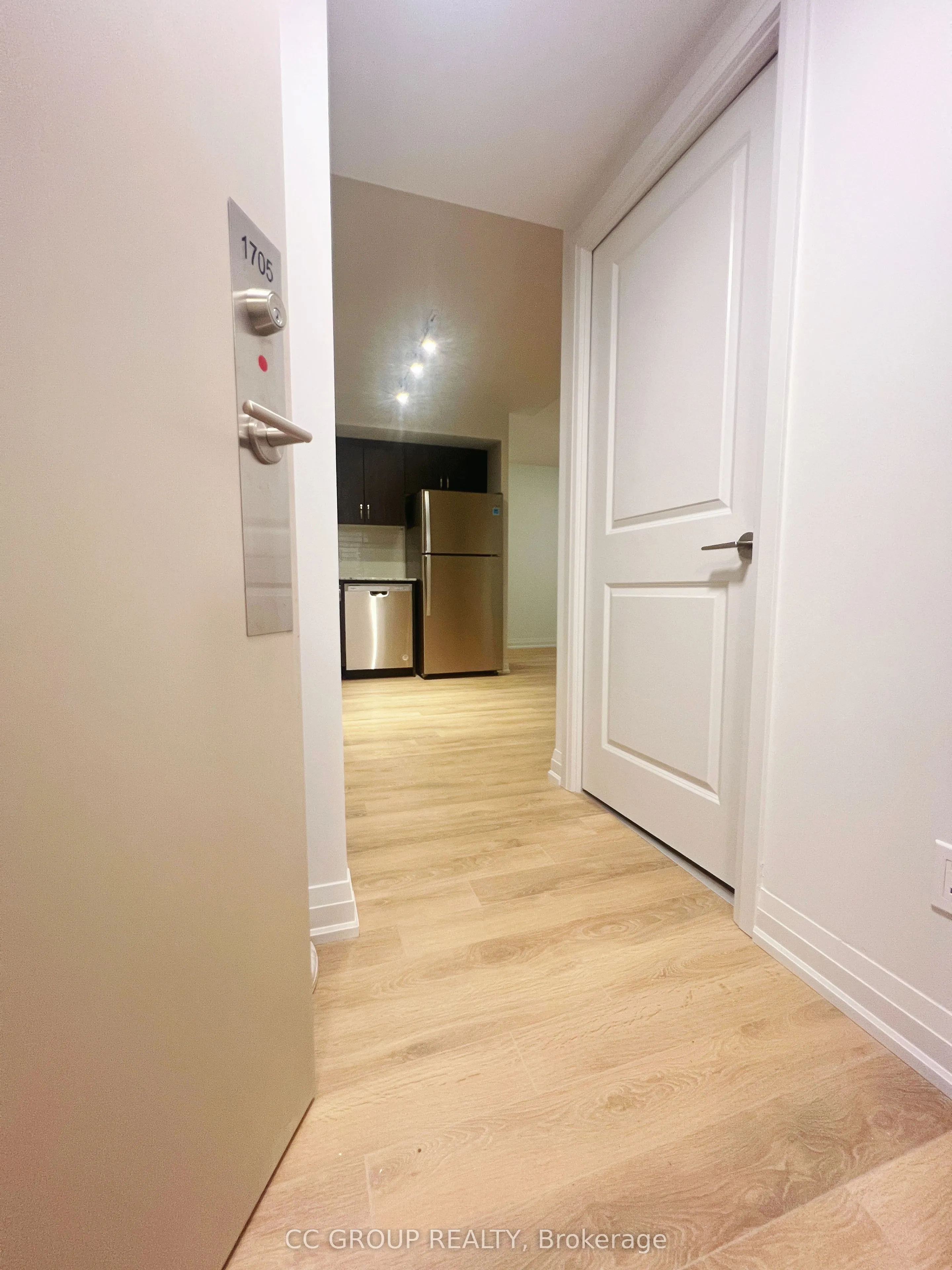 20 Meadowglen Place, #1705