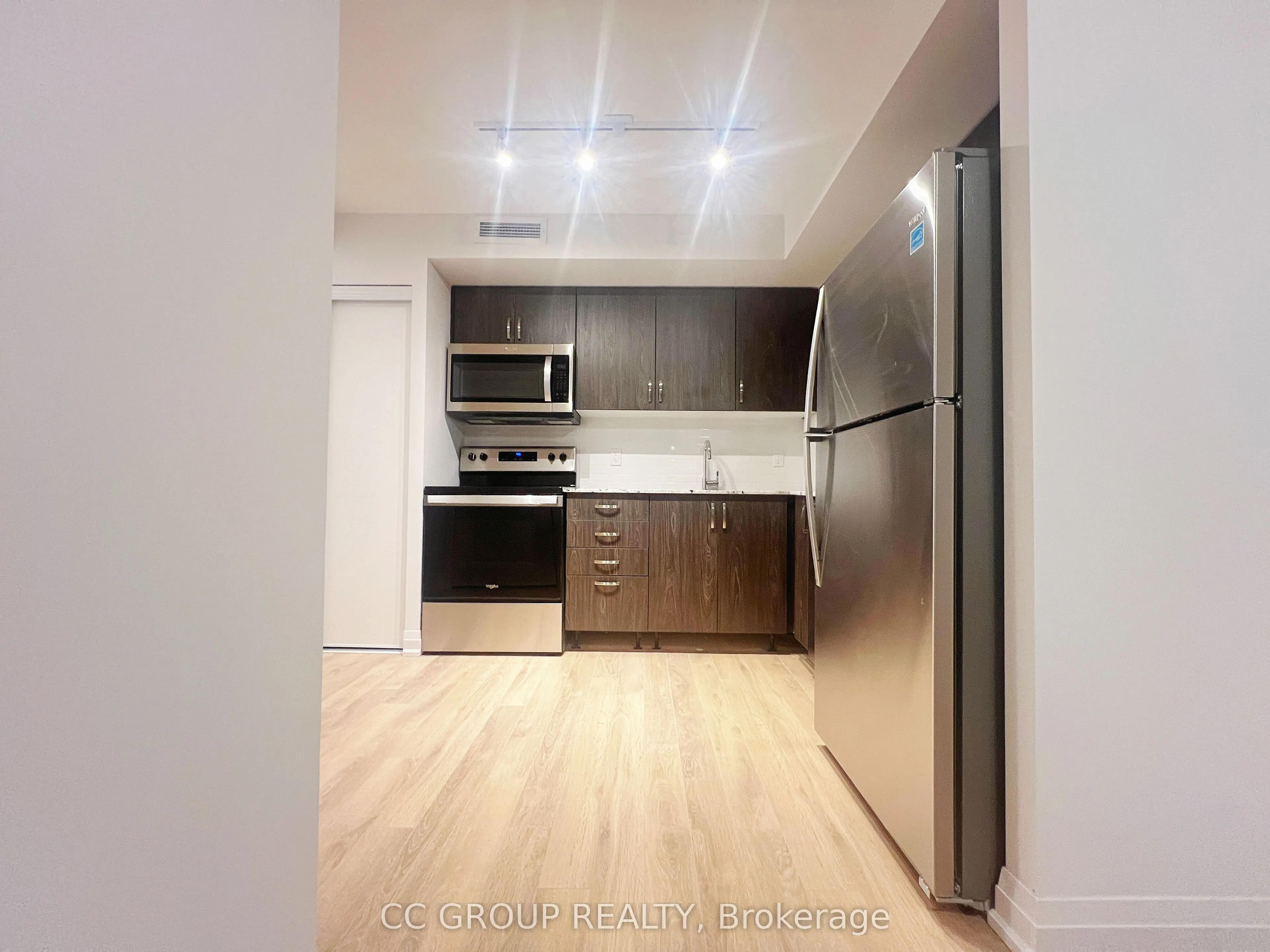 20 Meadowglen Place, #1705