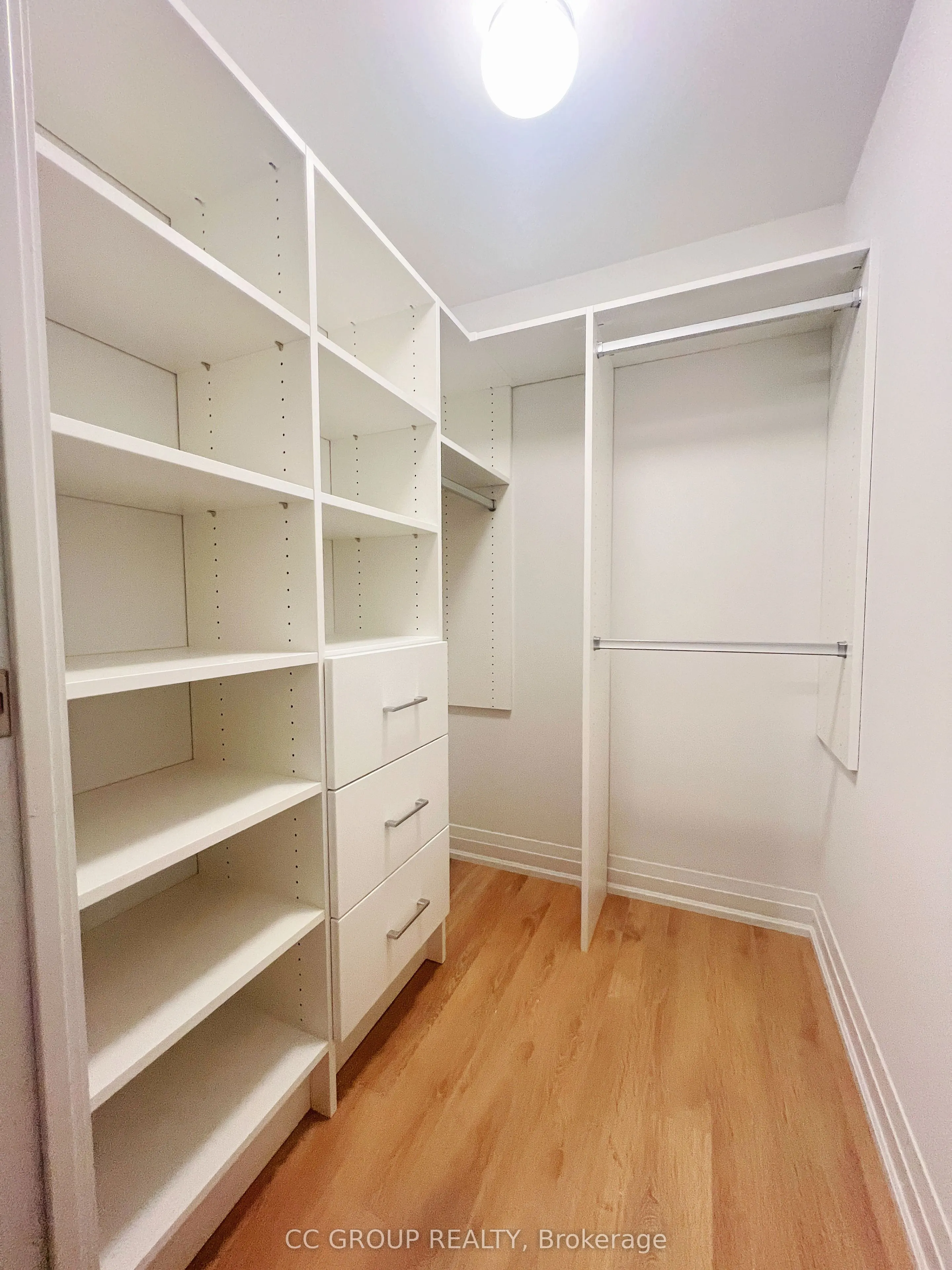 20 Meadowglen Place, #1705