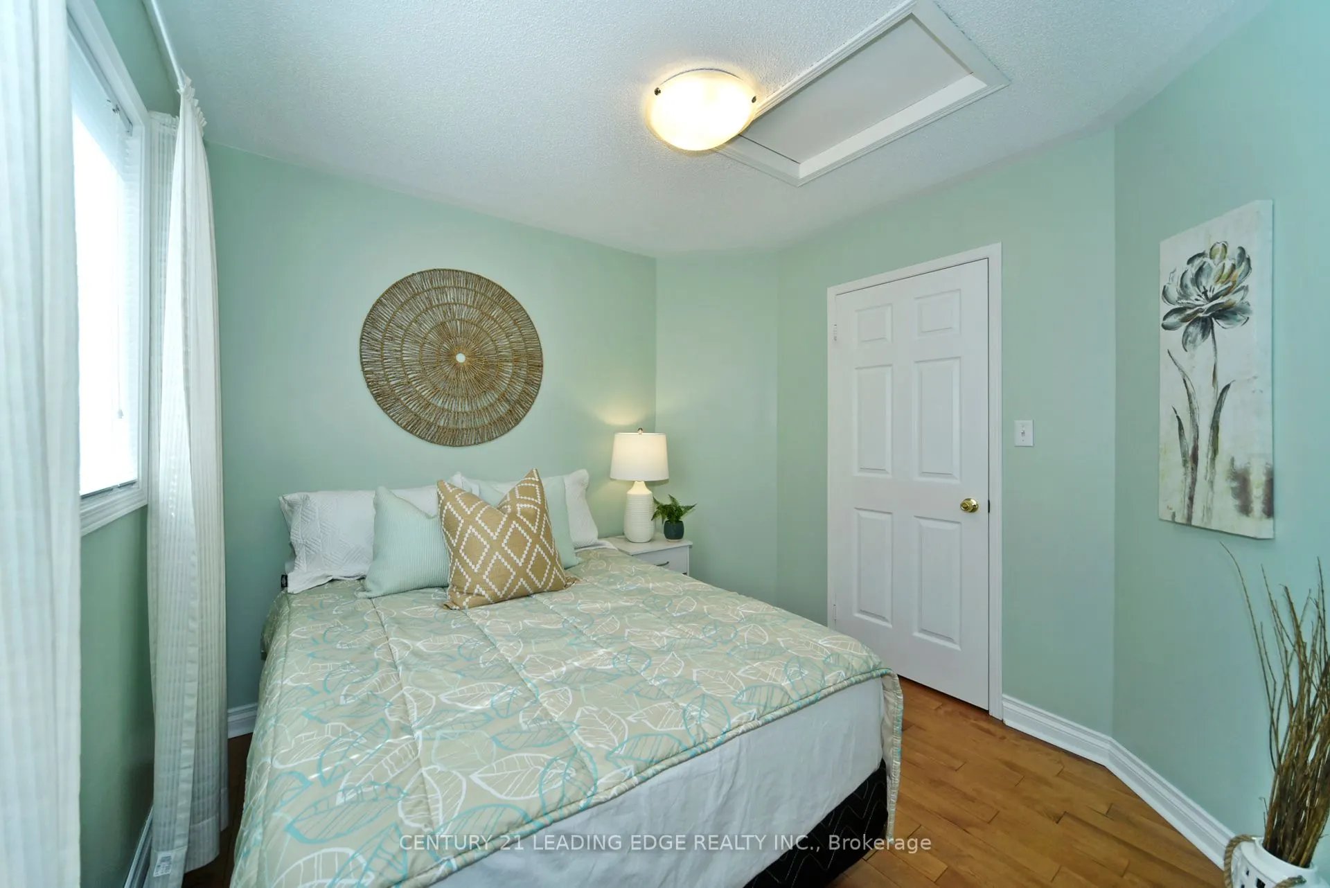 548 Nottingham Crescent