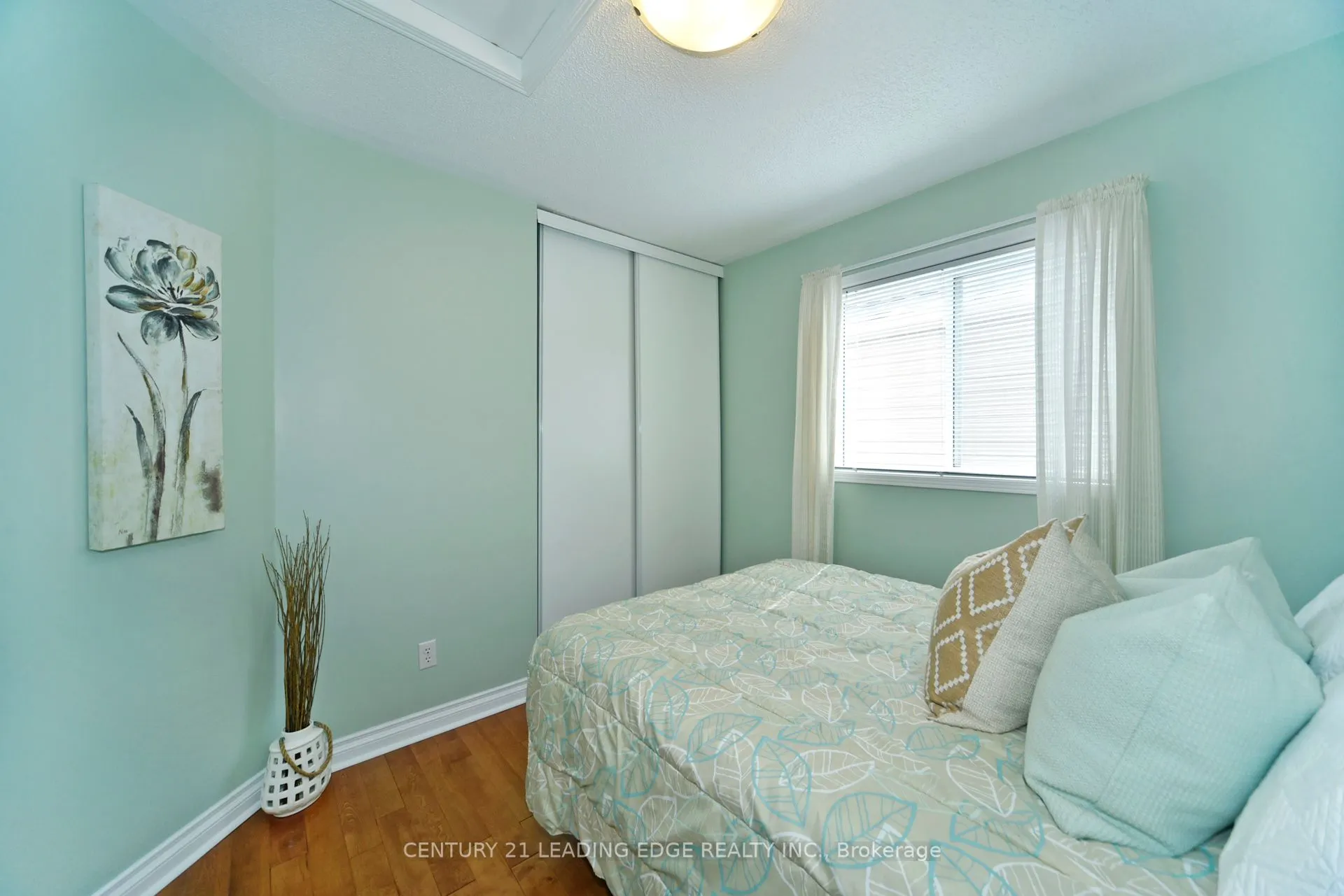 548 Nottingham Crescent