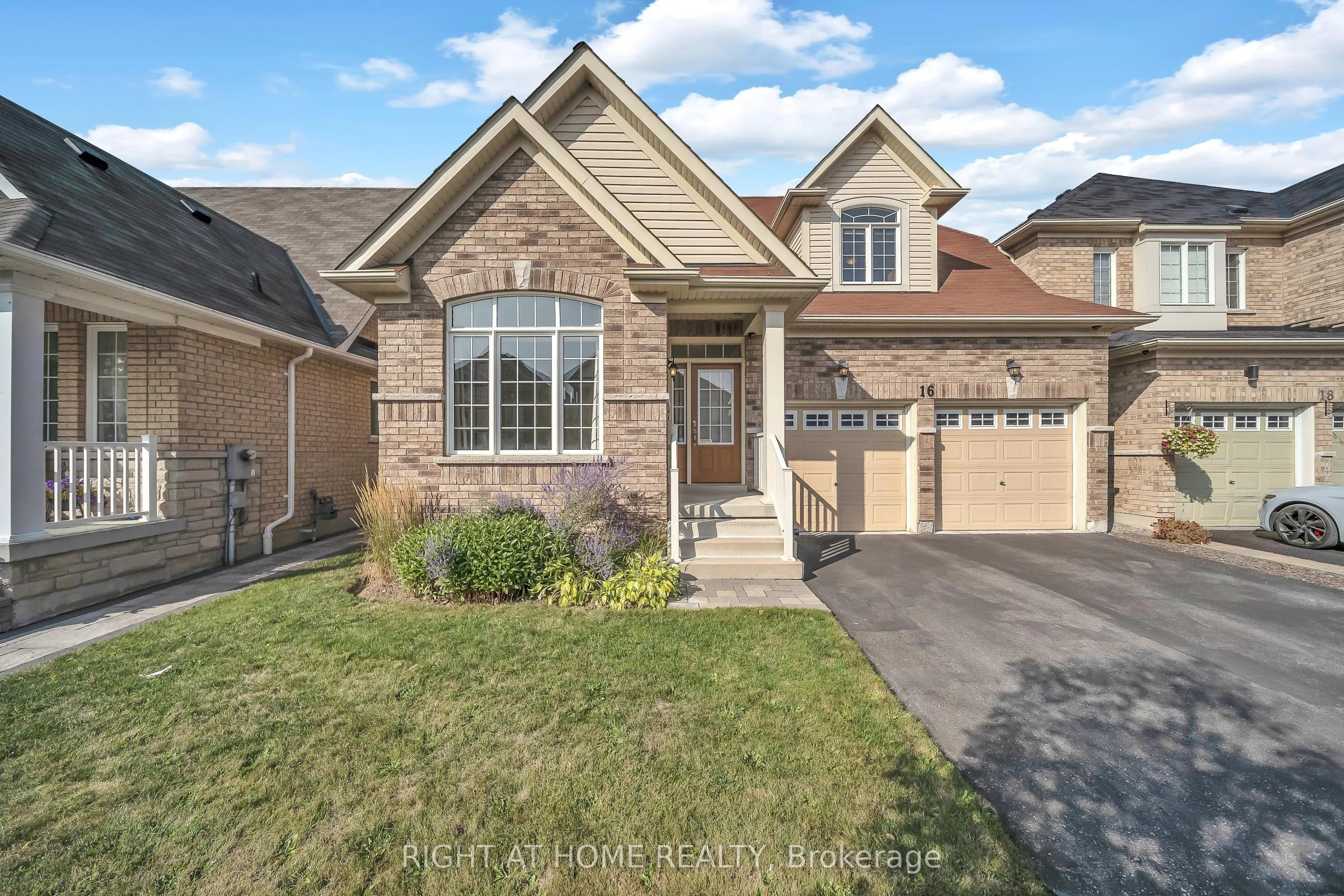 16 Sewell Crescent