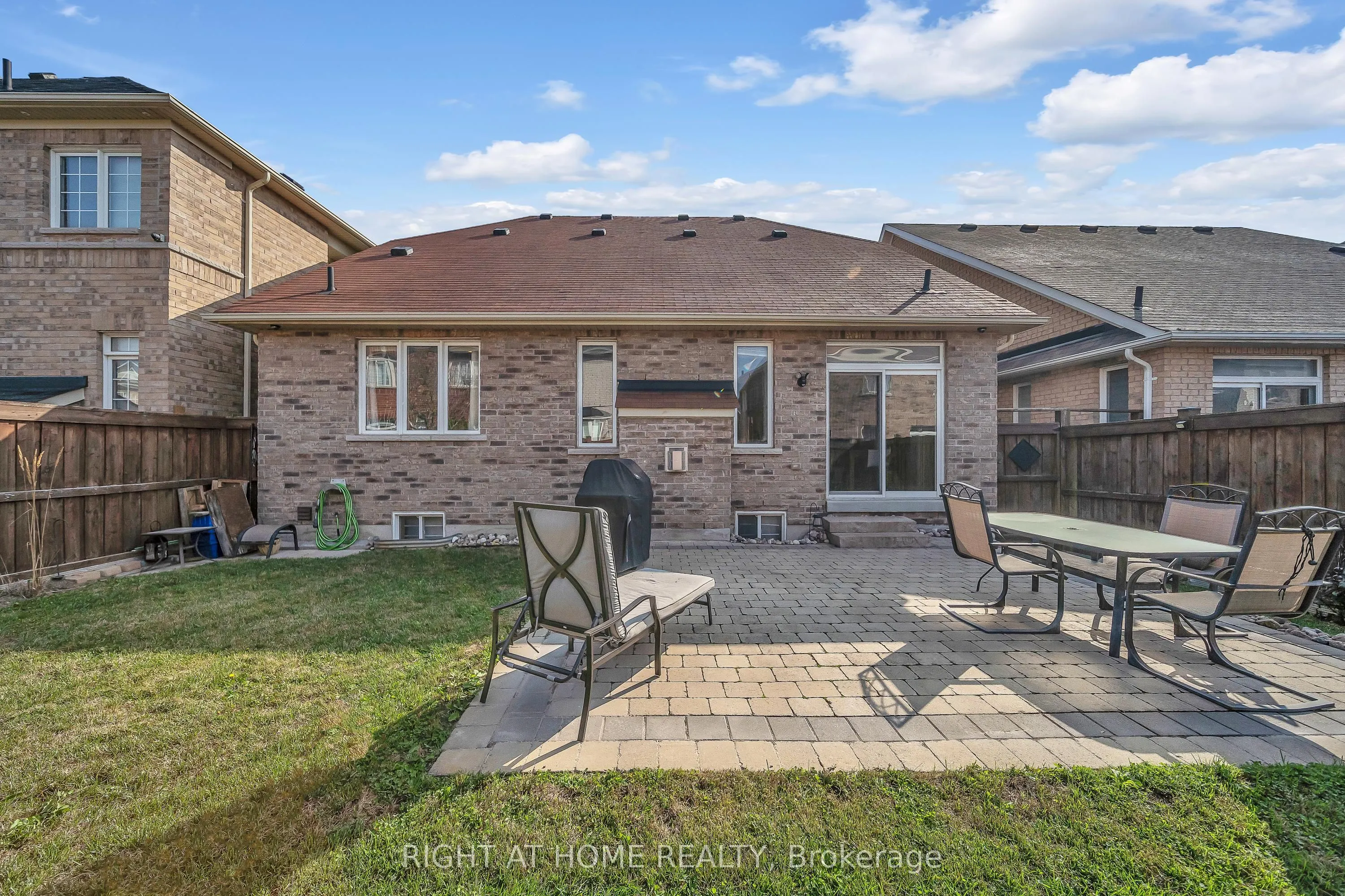 16 Sewell Crescent
