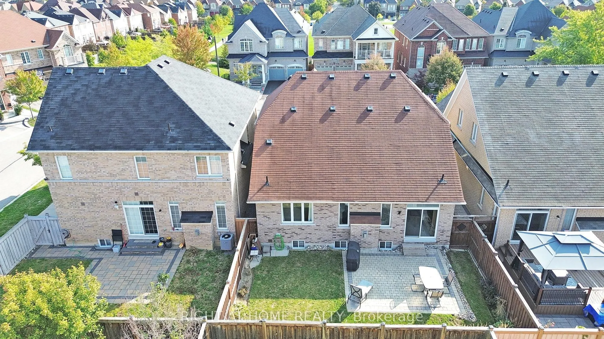 16 Sewell Crescent