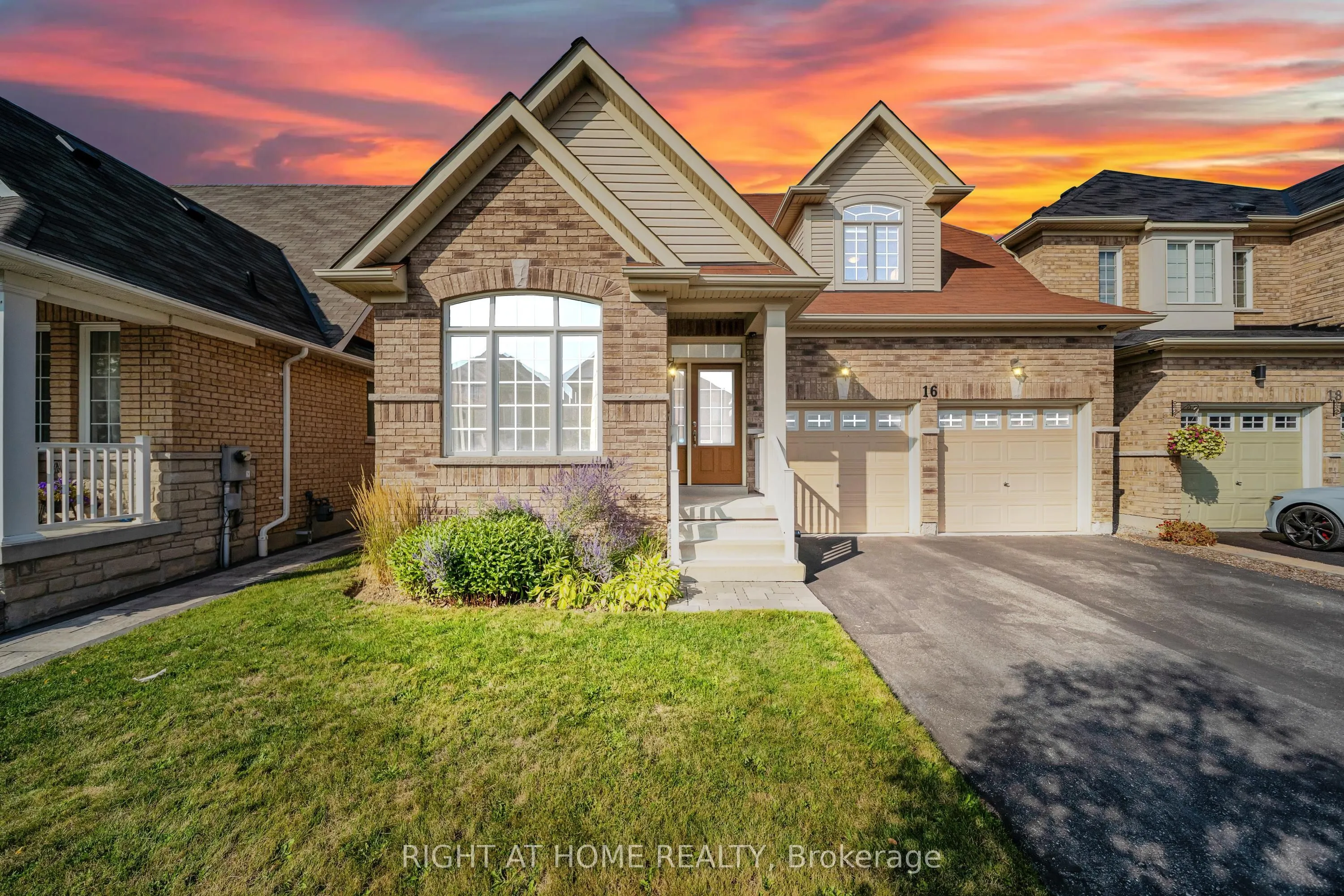 16 Sewell Crescent