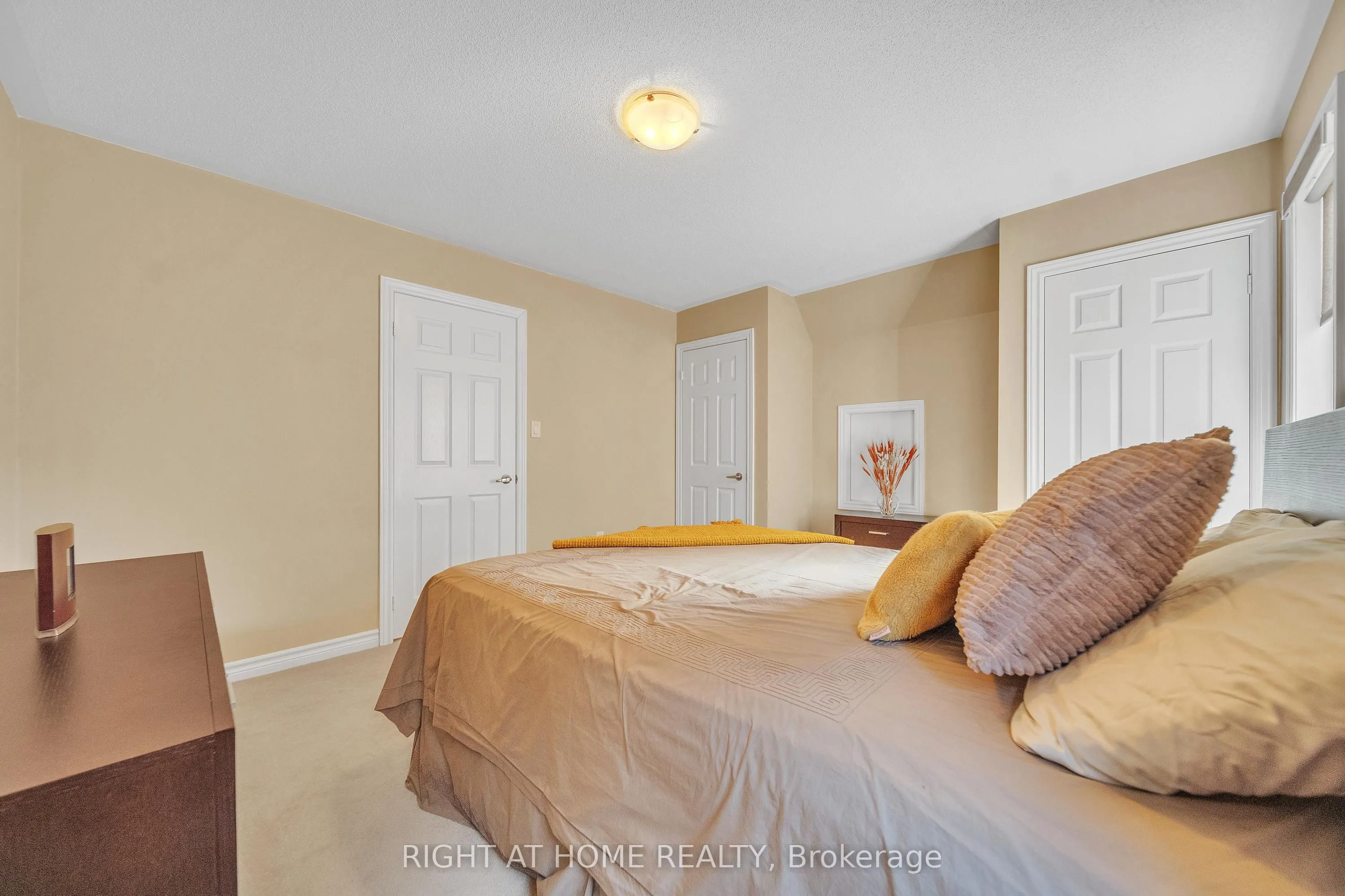 16 Sewell Crescent