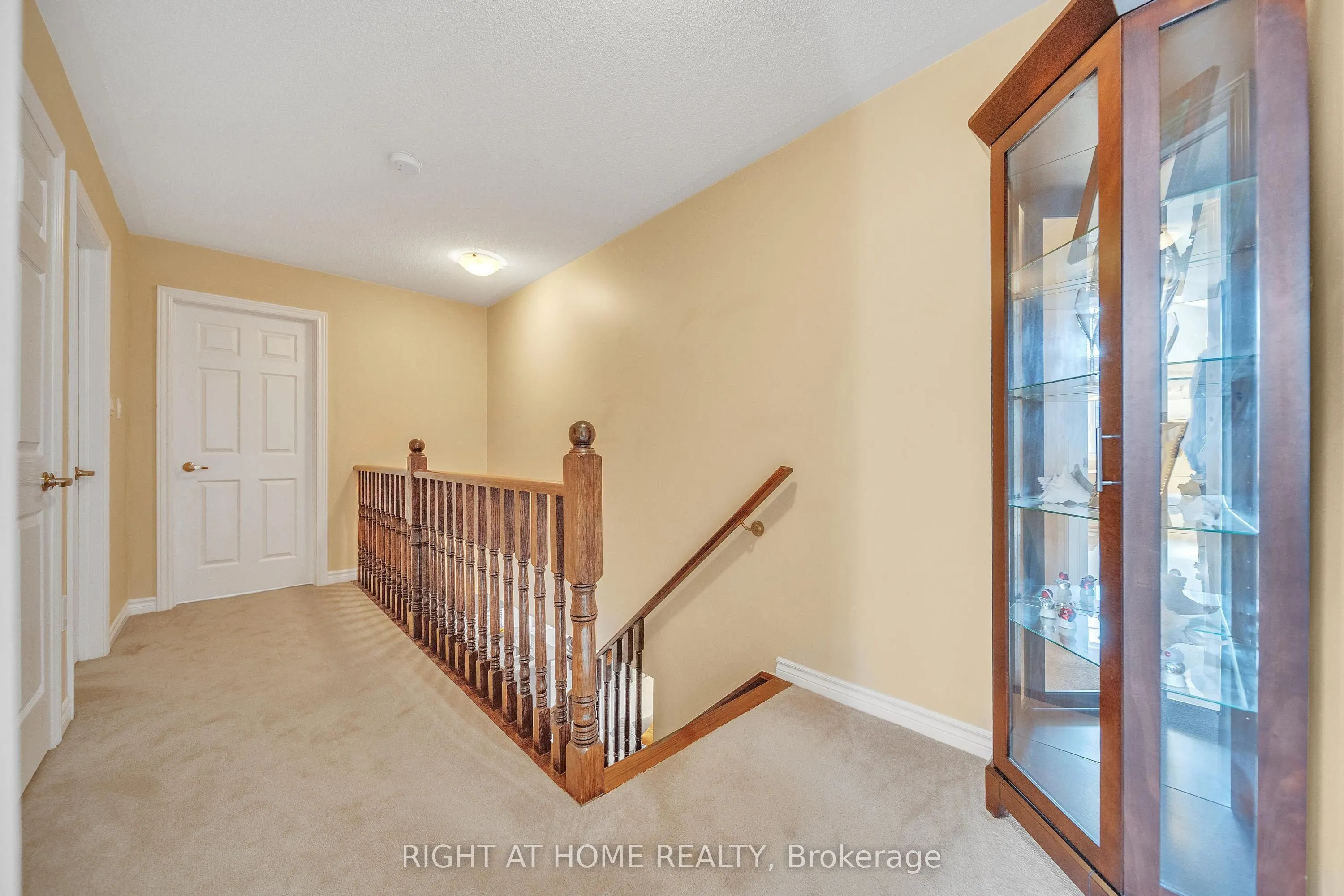 16 Sewell Crescent