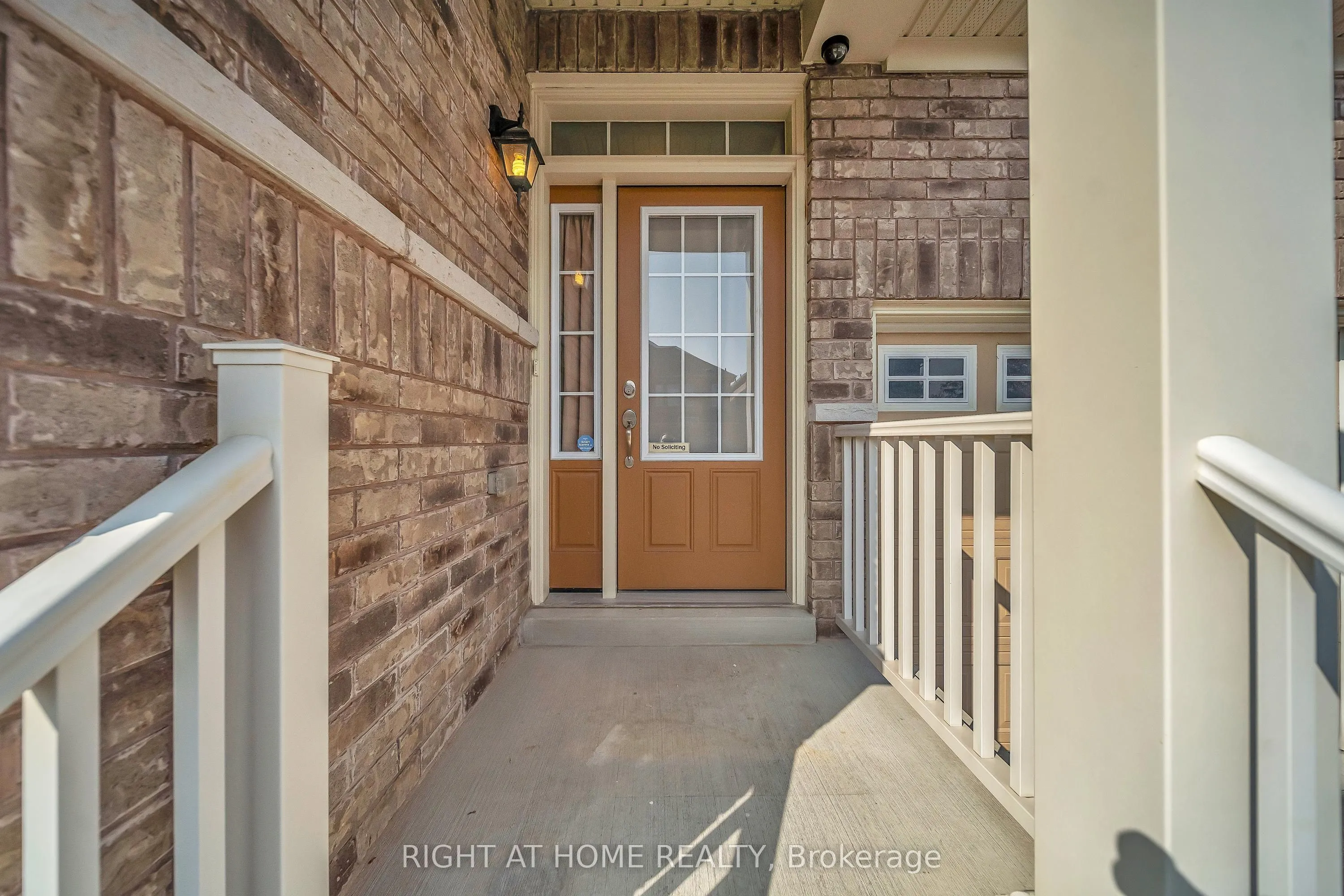 16 Sewell Crescent