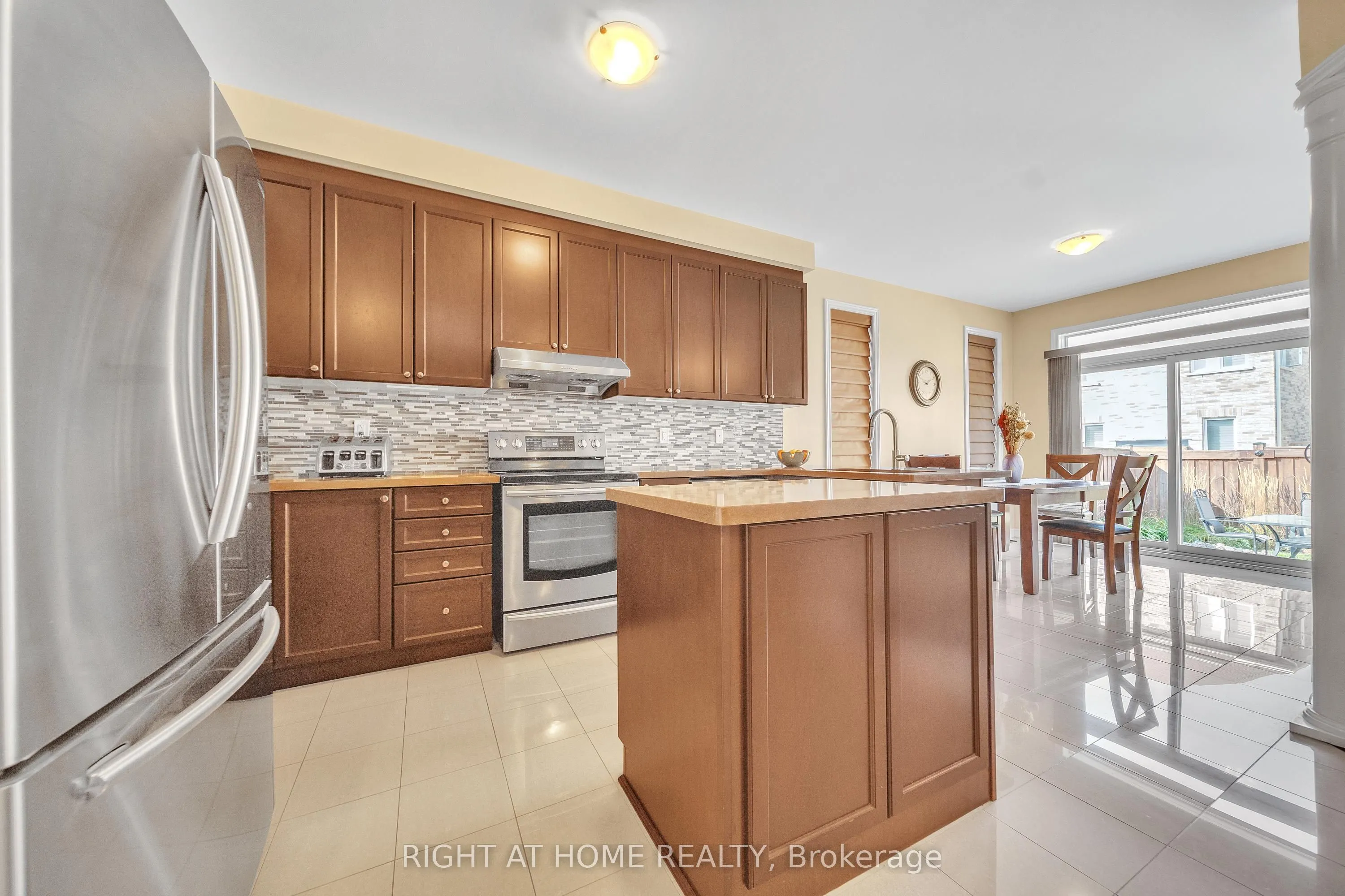 16 Sewell Crescent