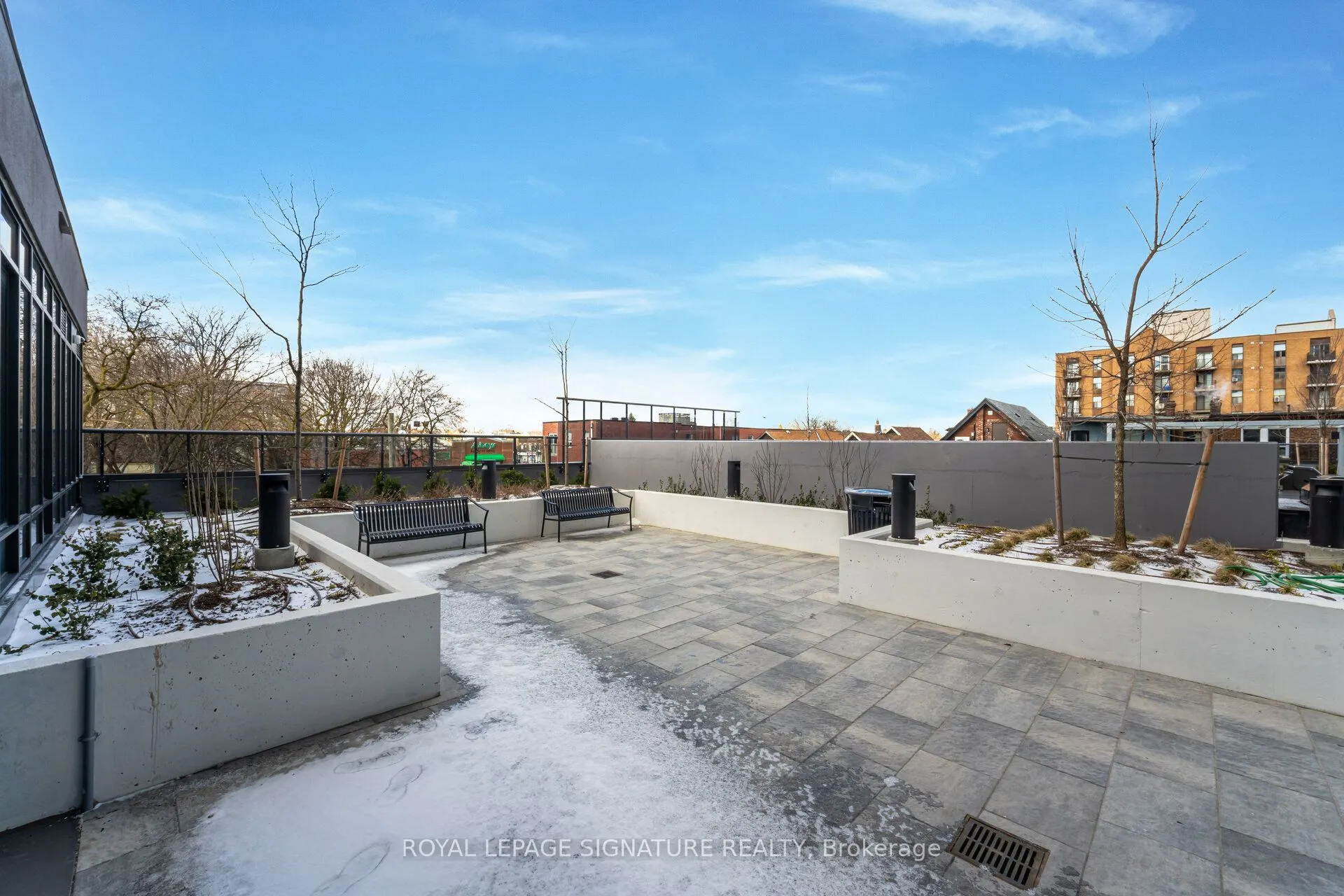286 Main Street, #910