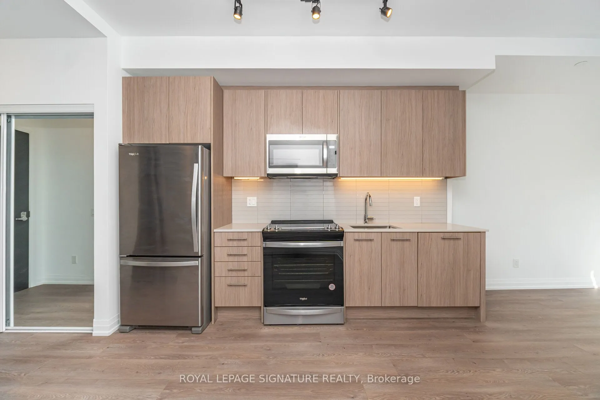 286 Main Street, #910