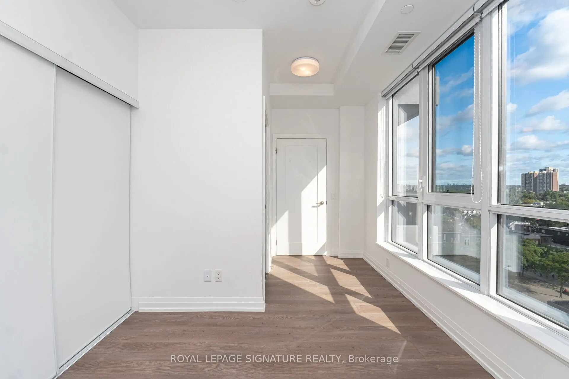 286 Main Street, #910