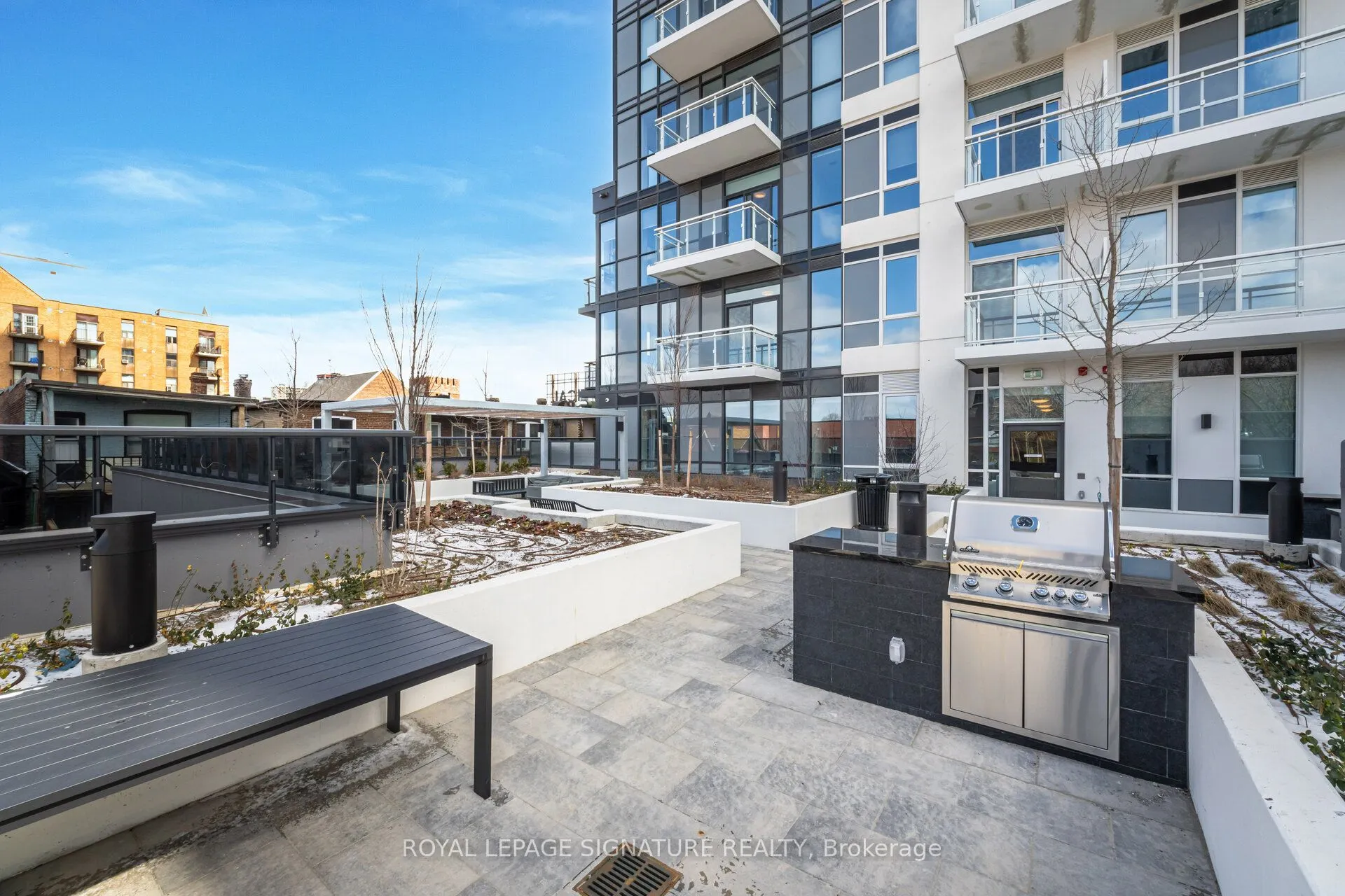 286 Main Street, #910
