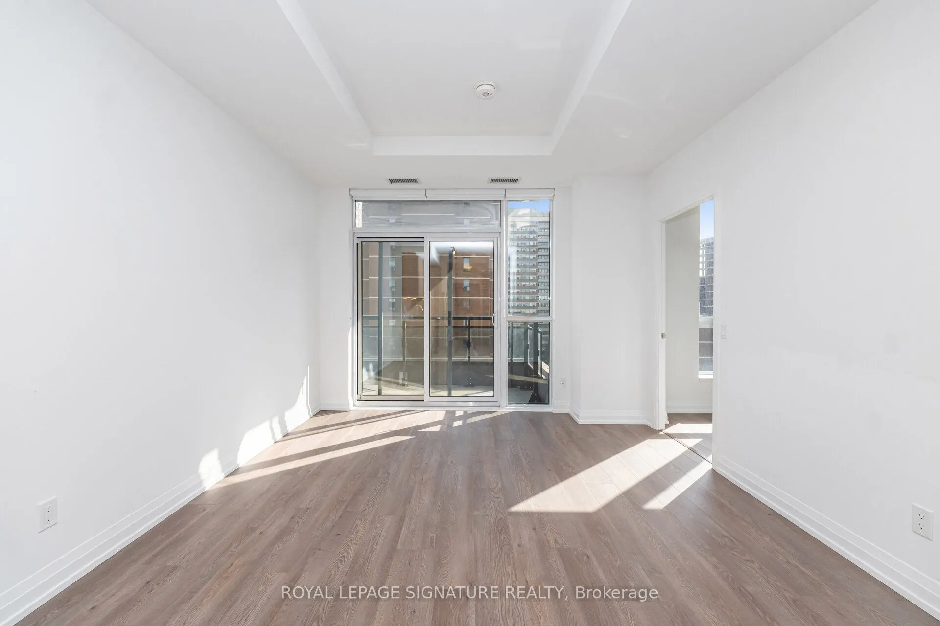 286 Main Street, #910