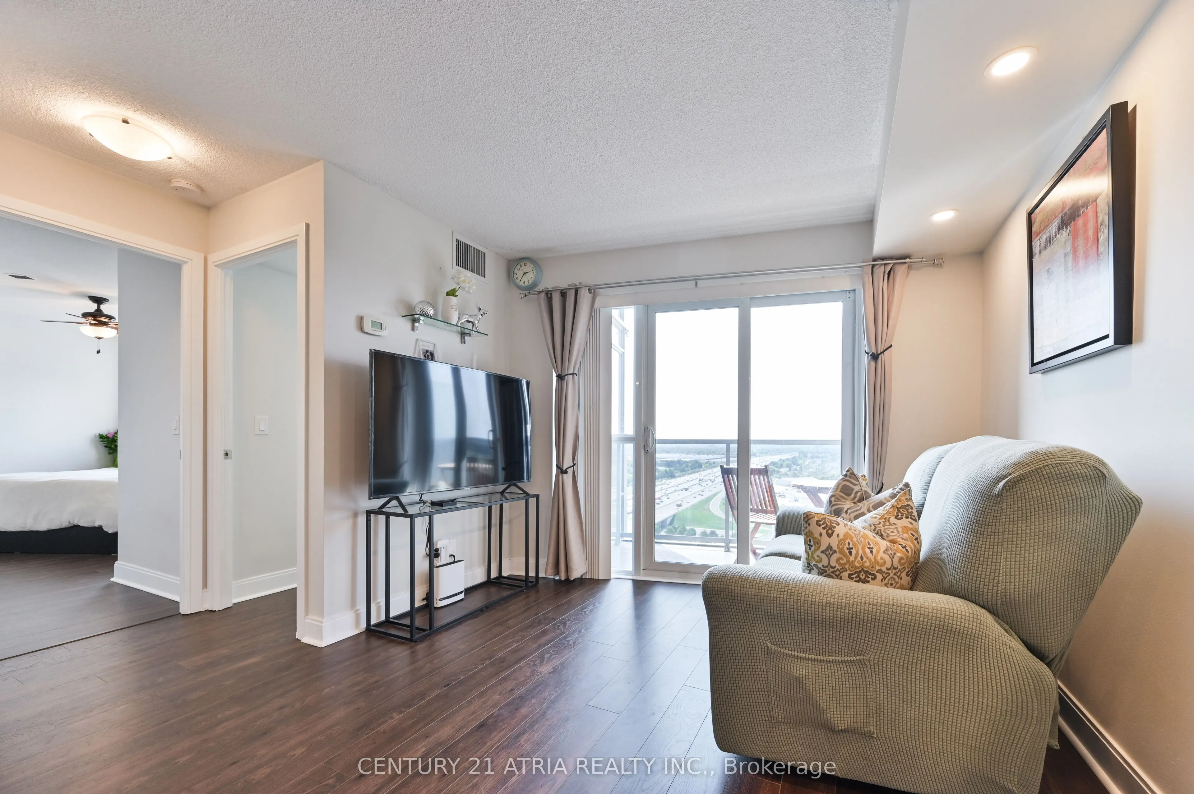 125 Village Green Square, #2405