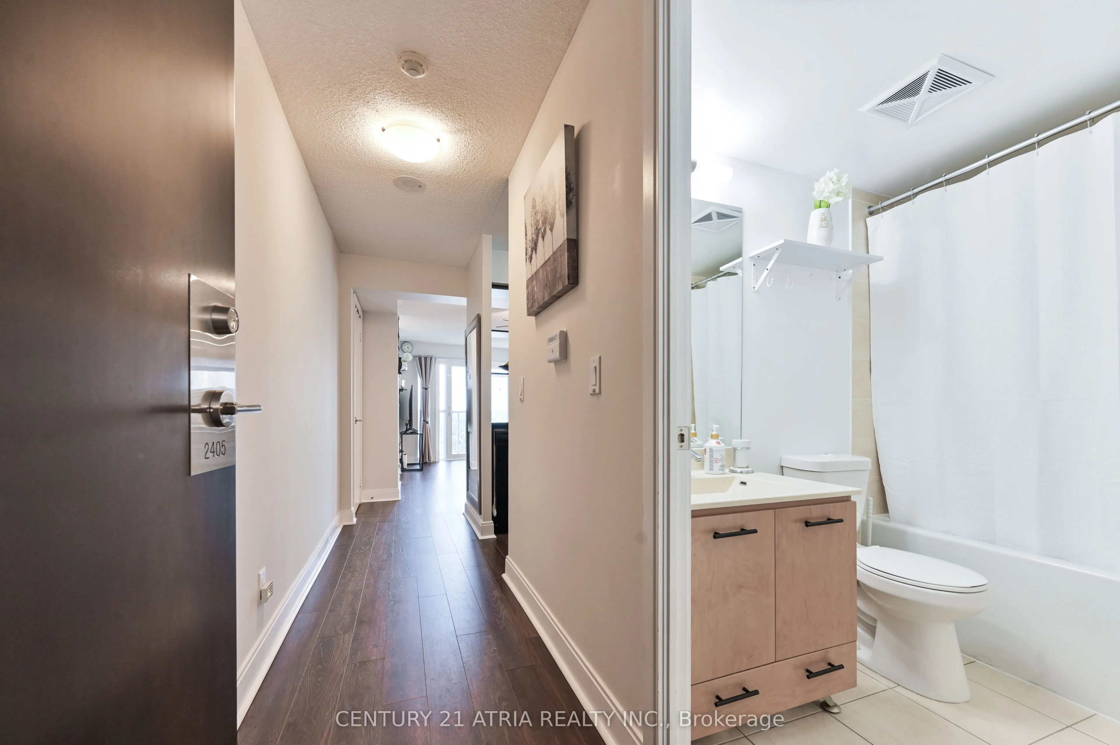 125 Village Green Square, #2405
