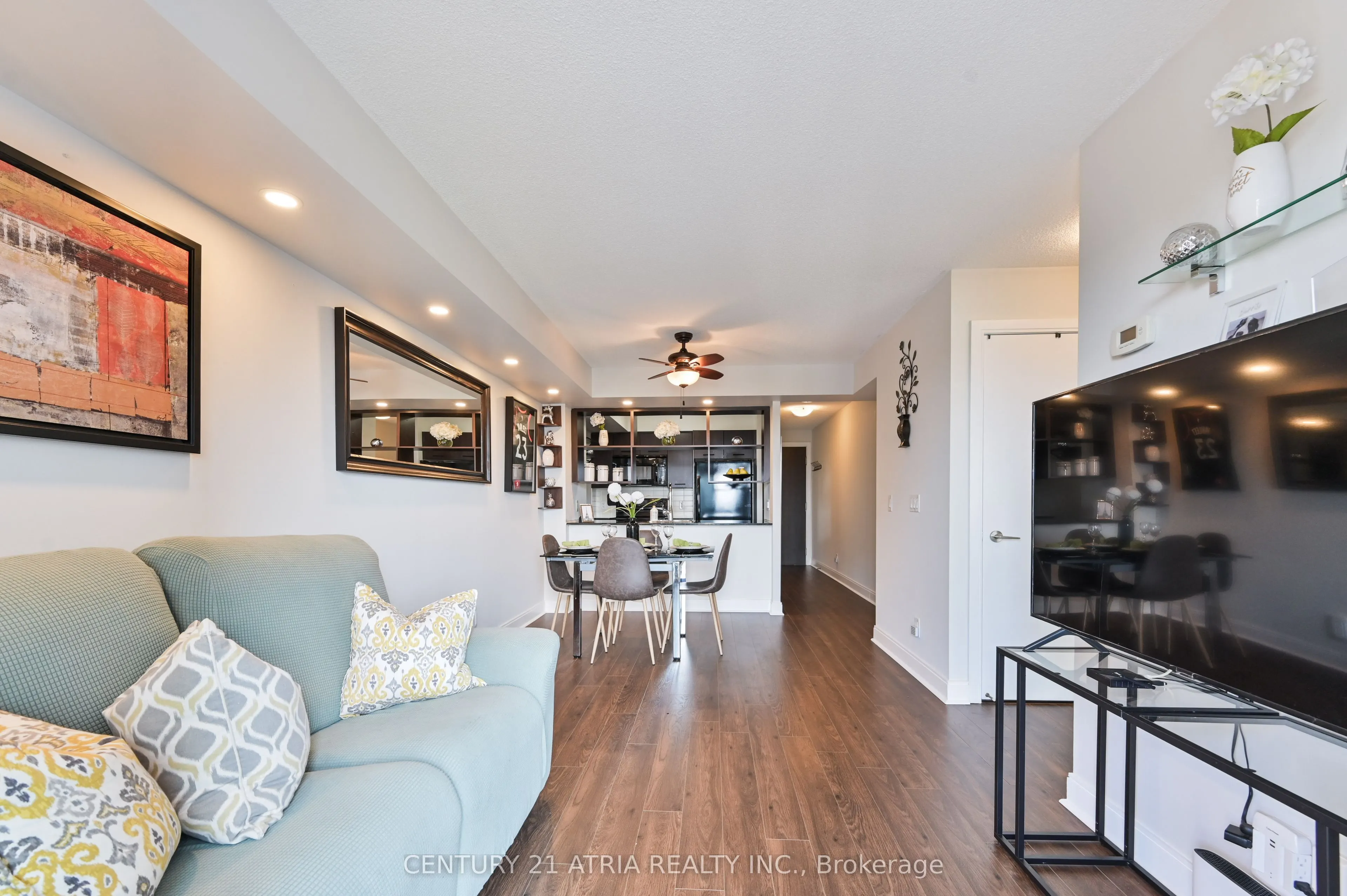 125 Village Green Square, #2405