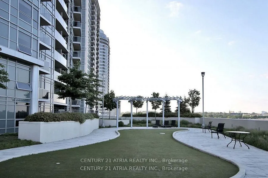 125 Village Green Square, #2405