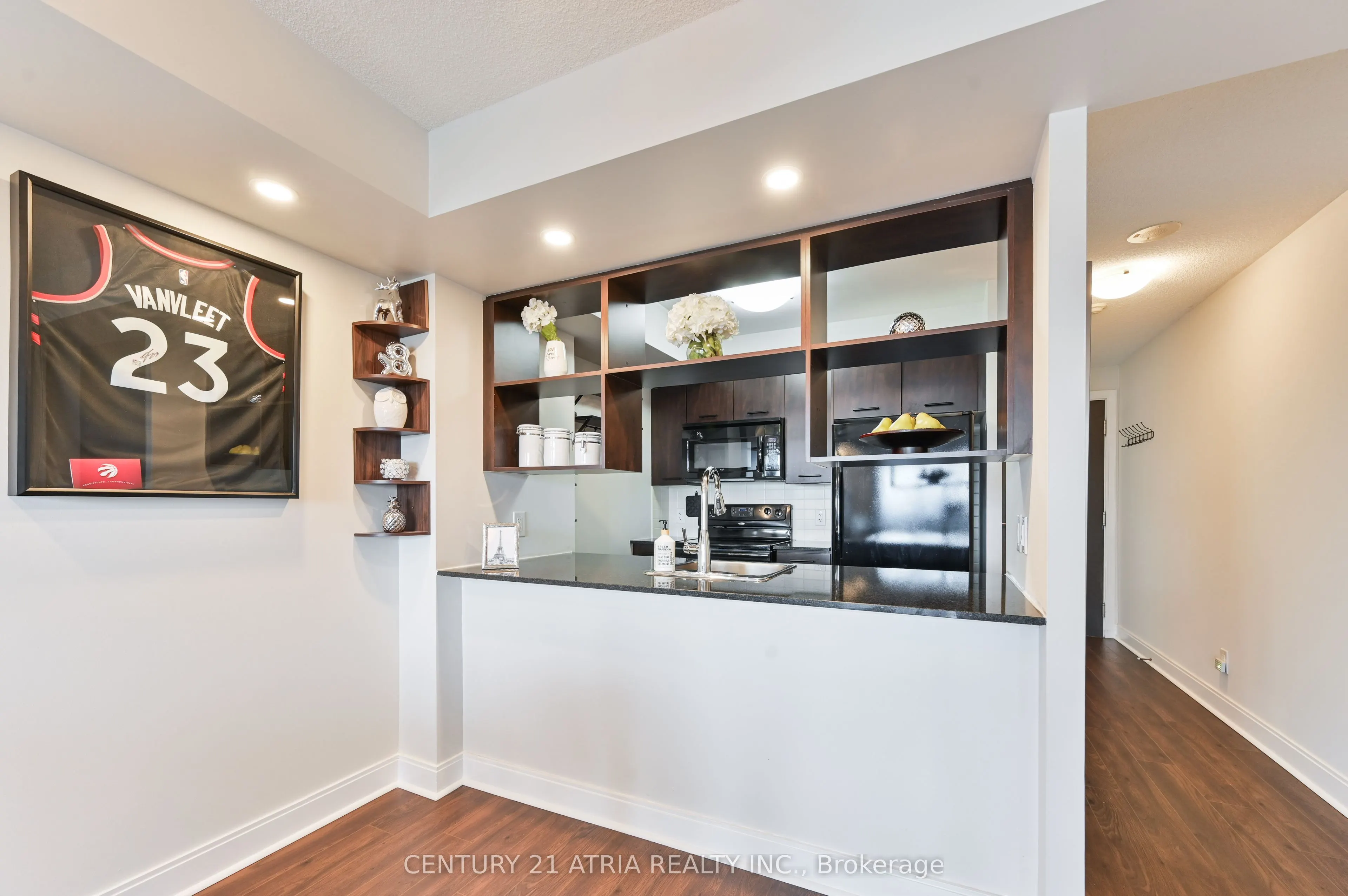 125 Village Green Square, #2405