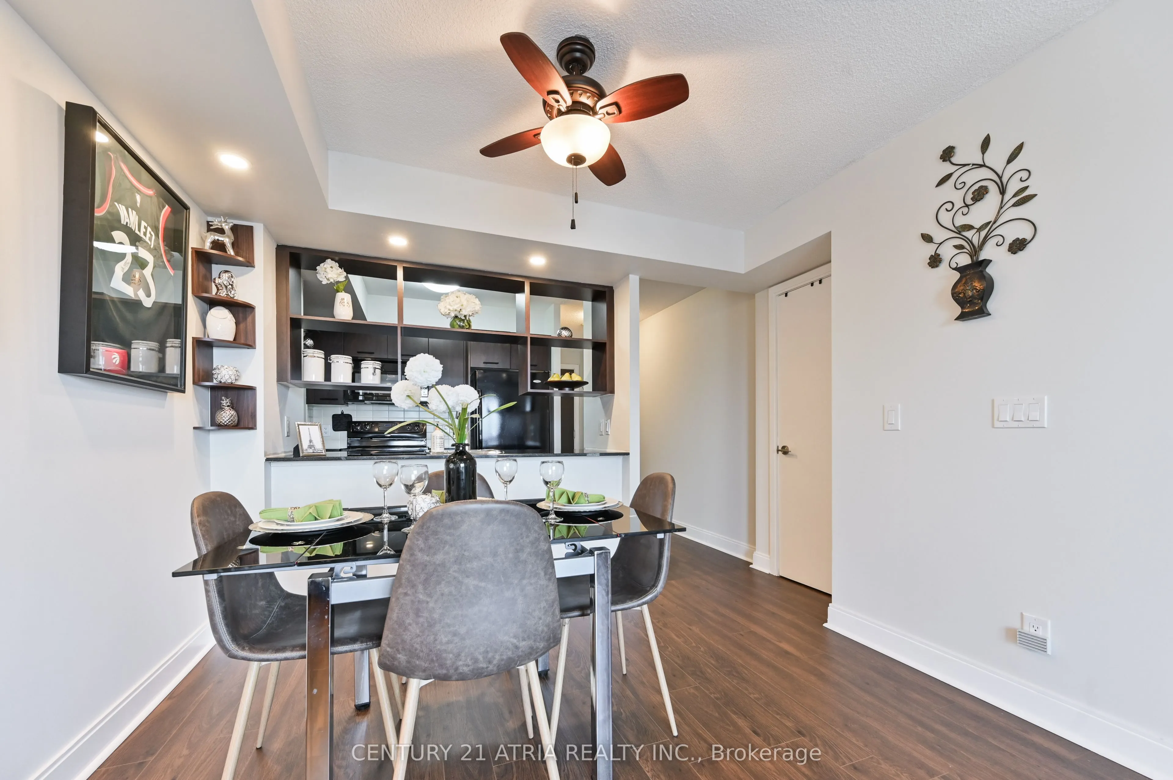 125 Village Green Square, #2405
