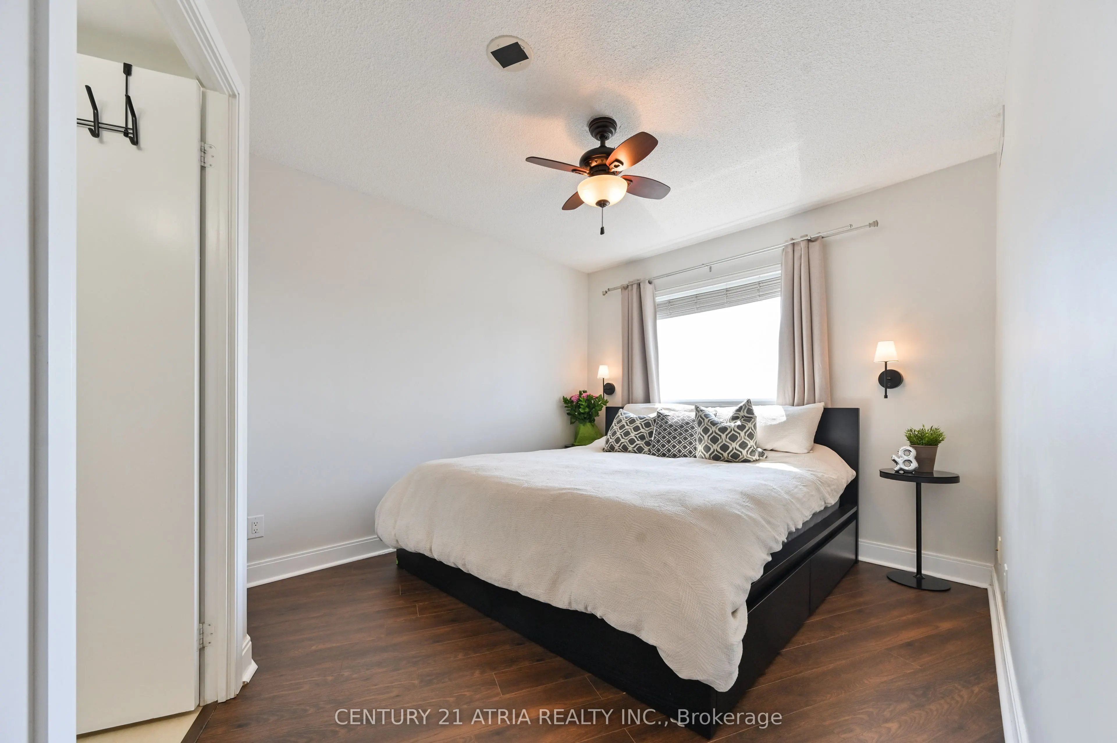 125 Village Green Square, #2405