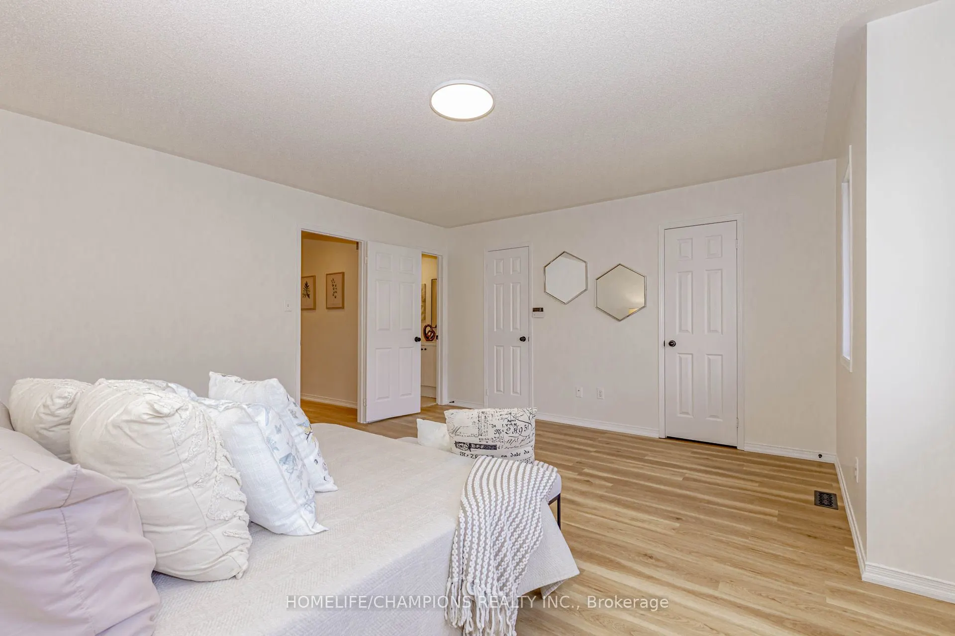 27 Tasker Crescent