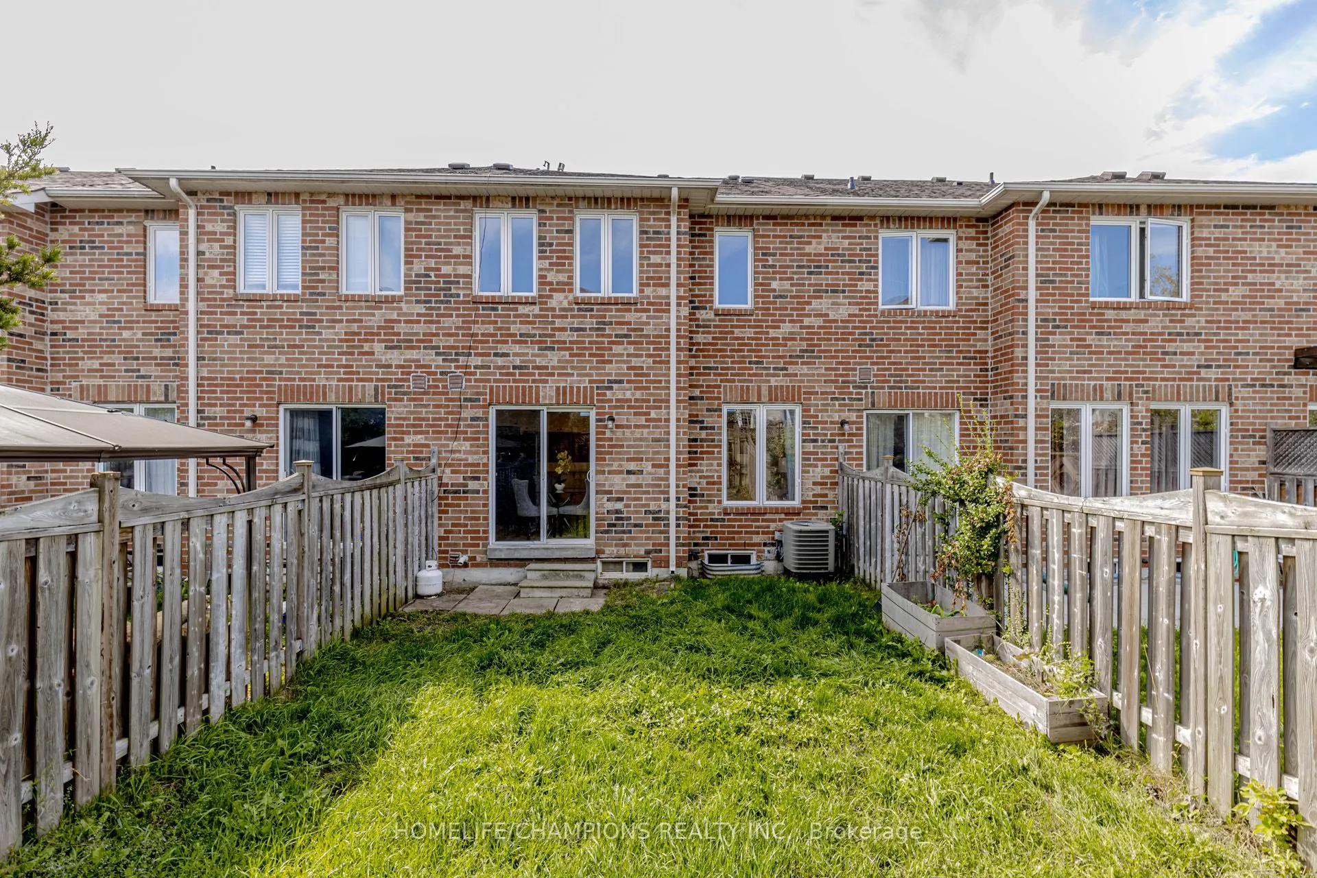 27 Tasker Crescent