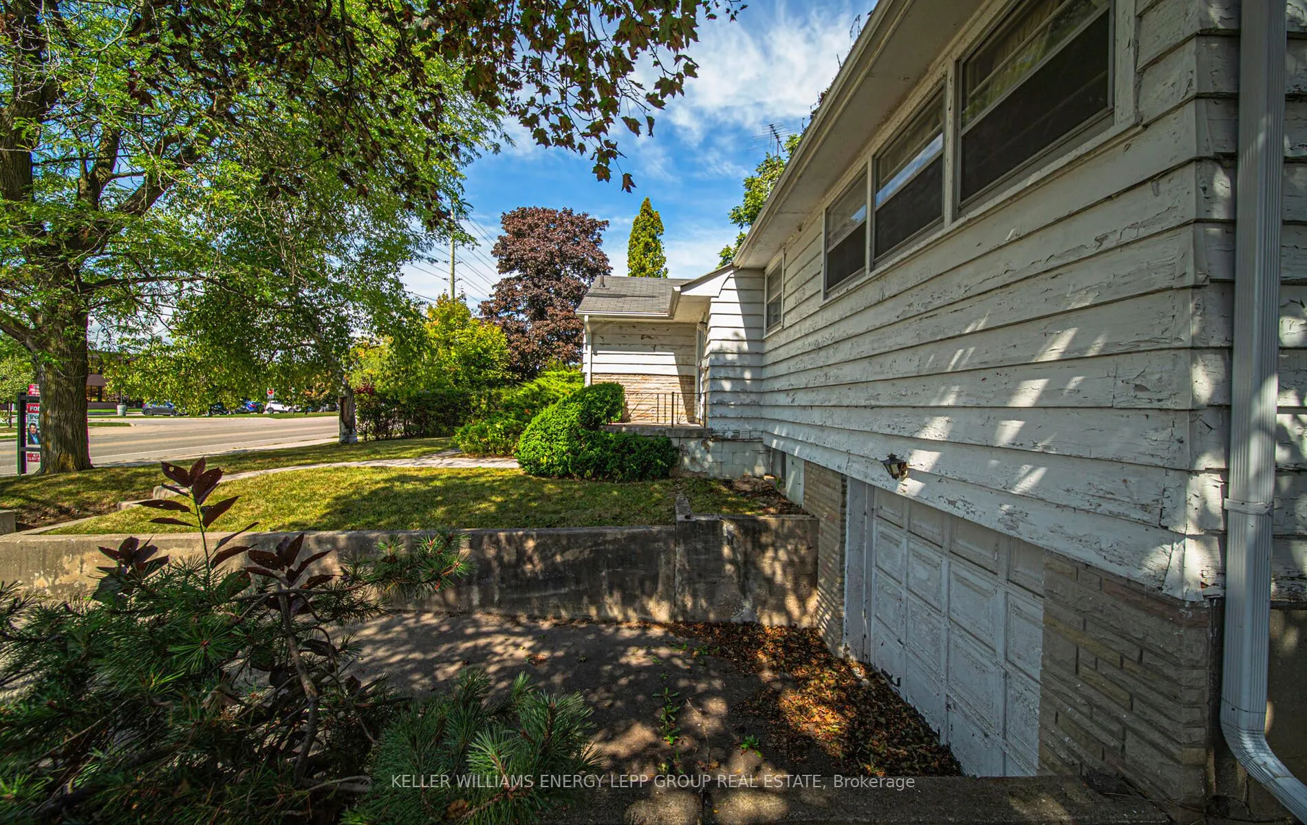 707 Henry Street