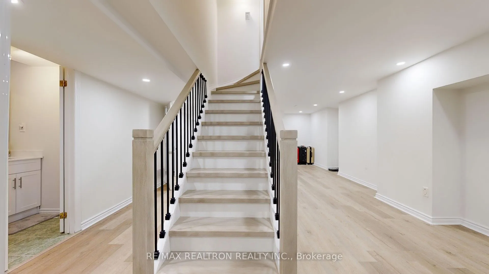 25 Greybeaver Trail