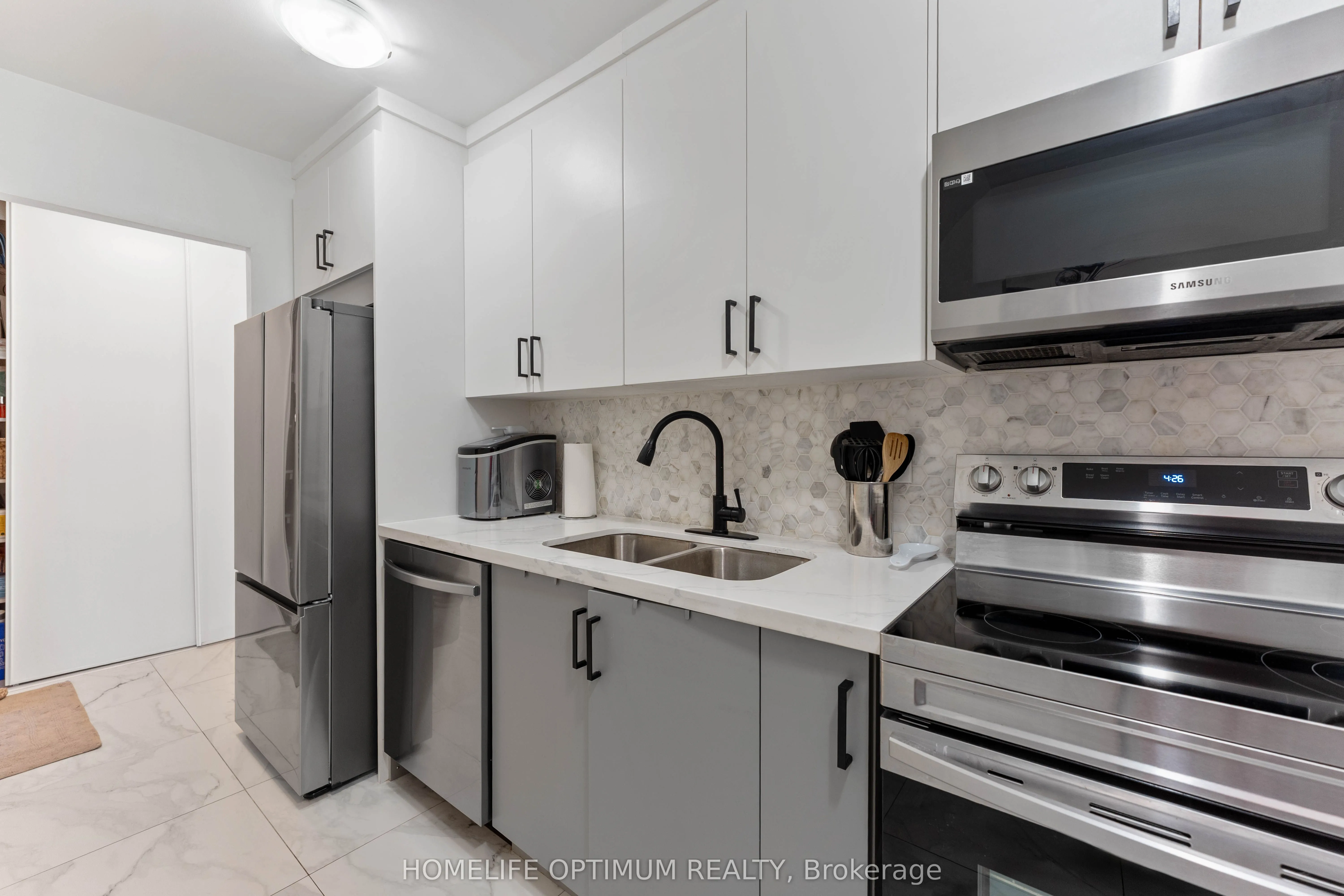 100 Mornelle Court, #1076