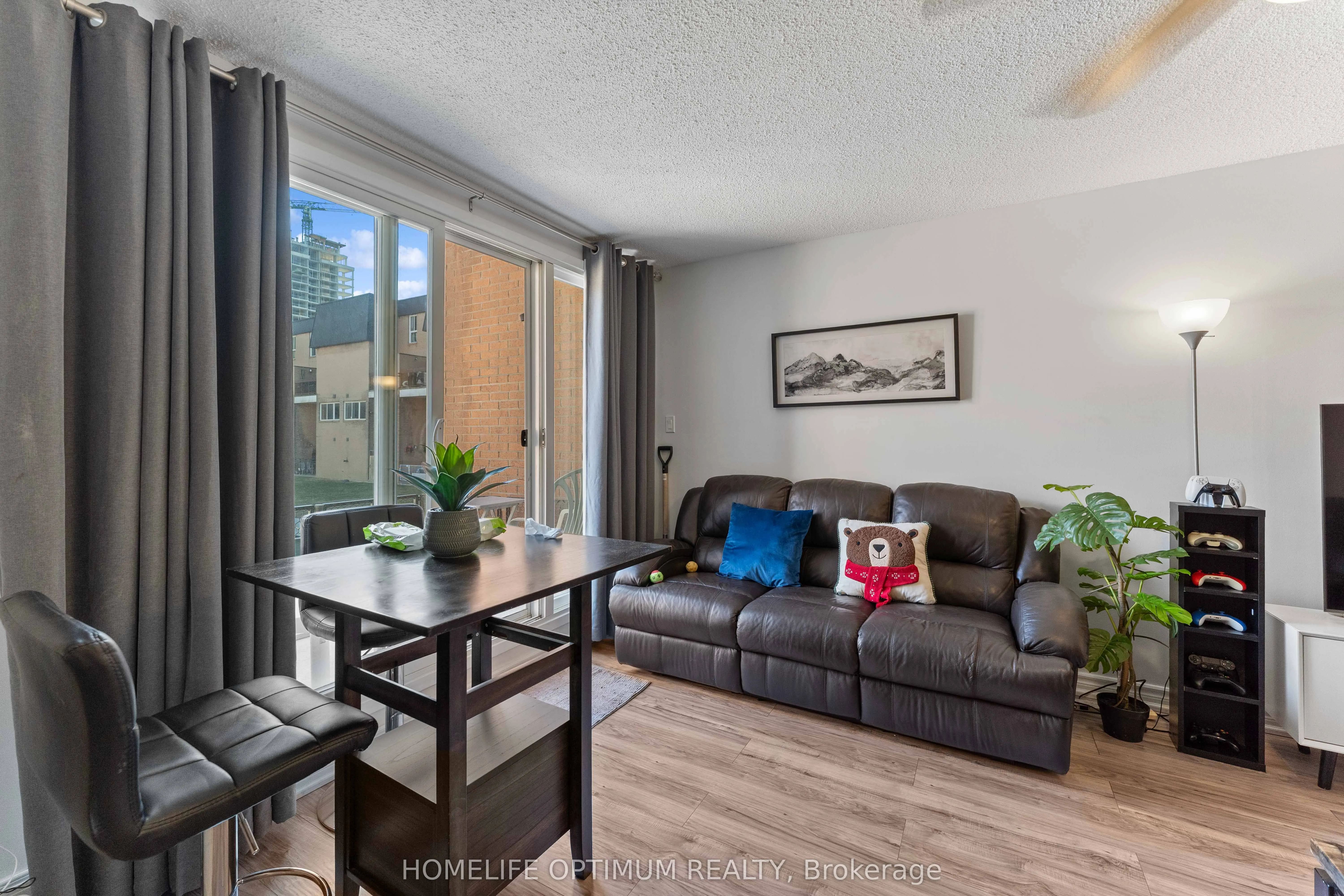 100 Mornelle Court, #1076