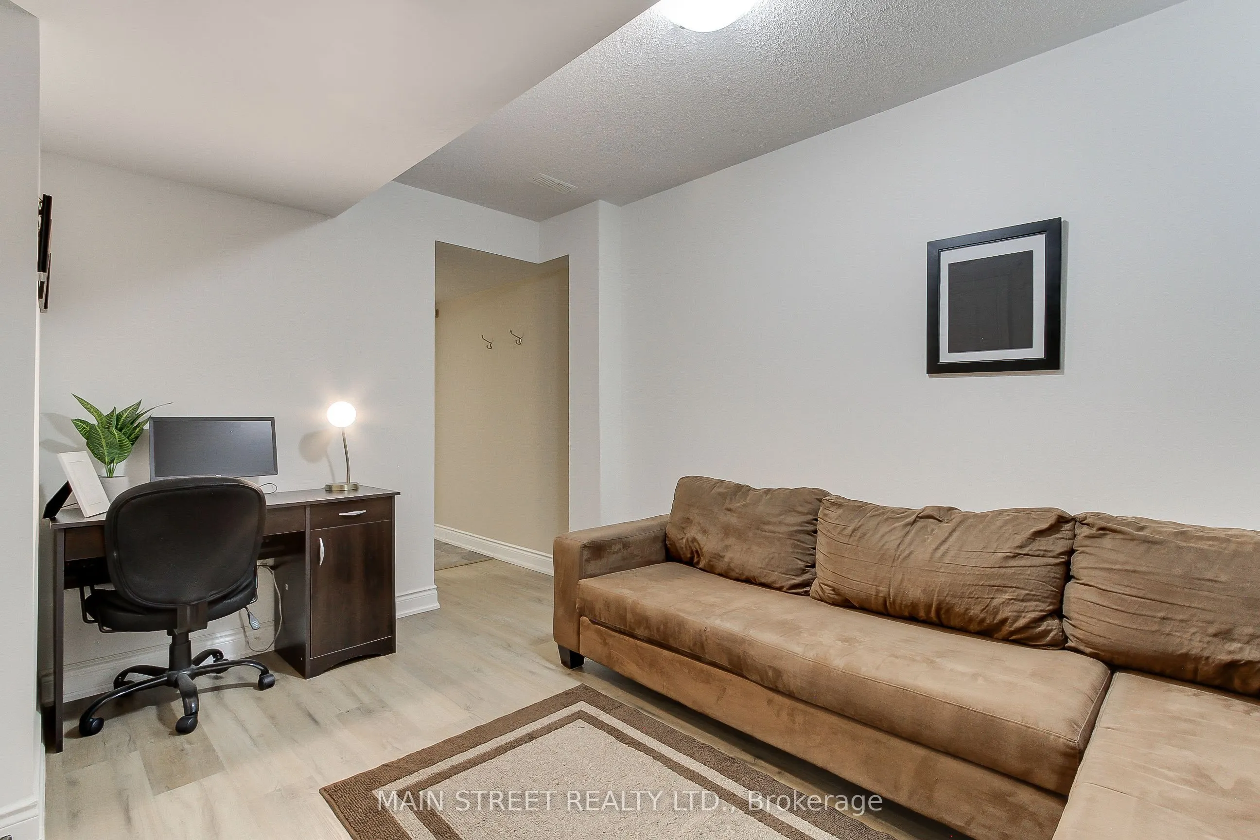 9 Magpie Way E