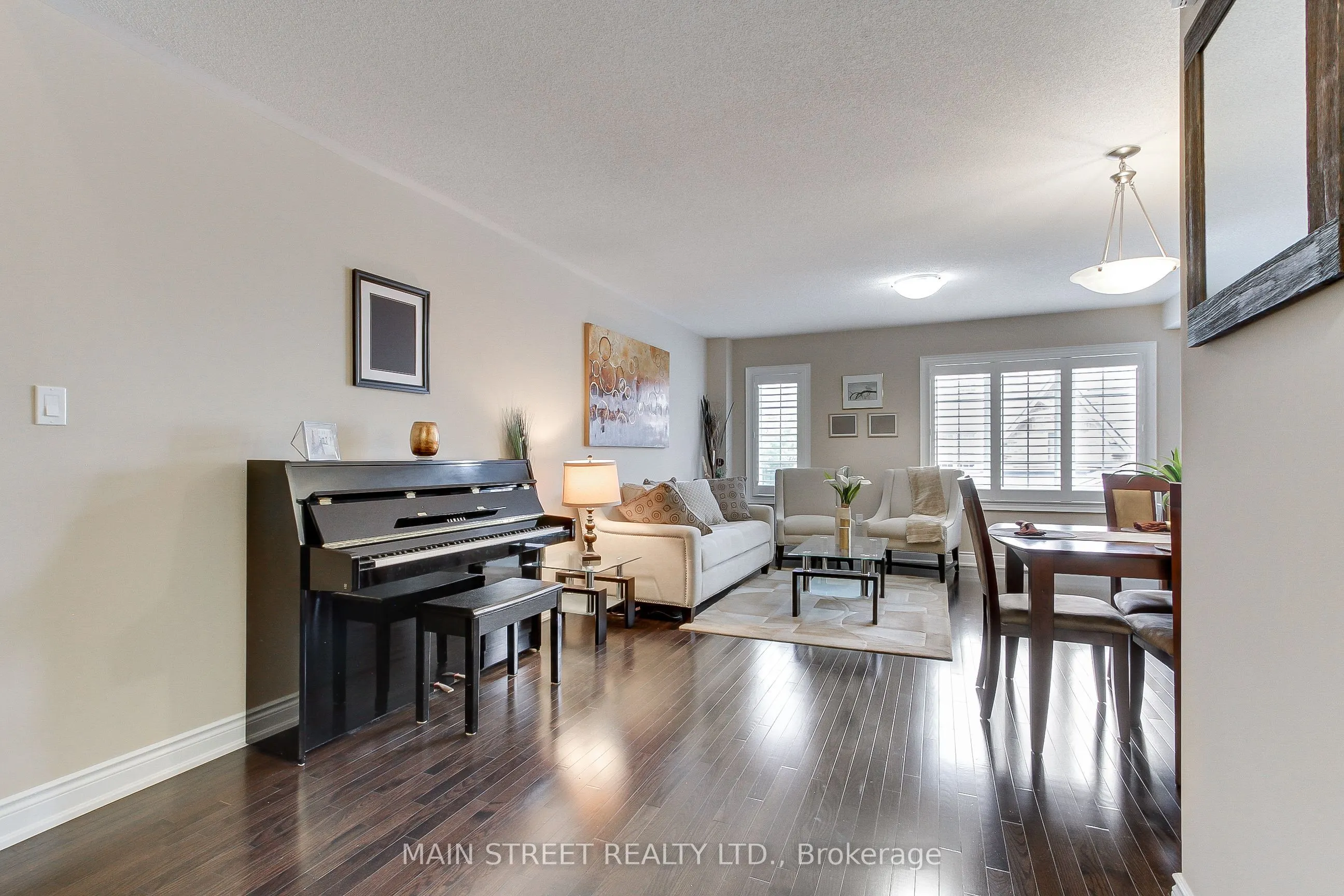 9 Magpie Way E